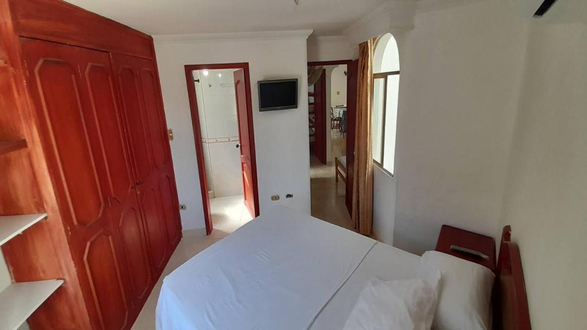 Apartamento con Piscina, Playa a 2 calles.