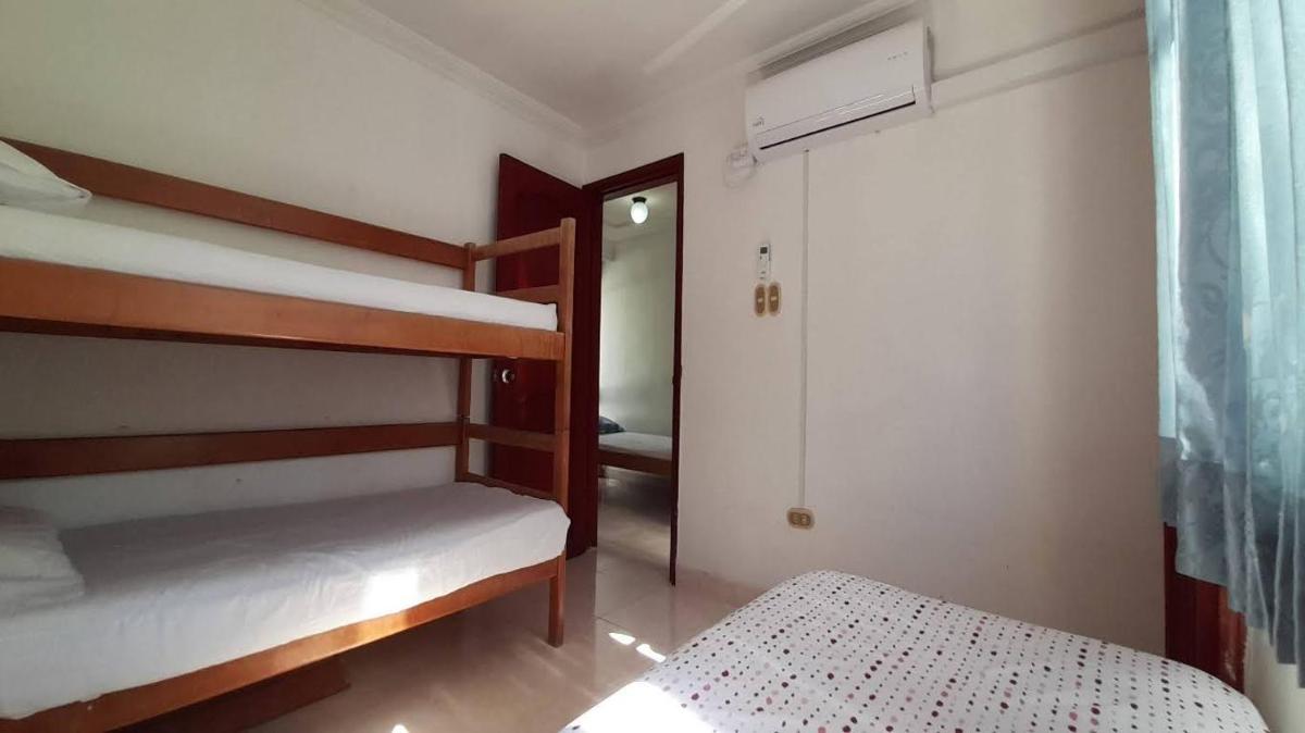 Apartamento con Piscina, Playa a 2 calles.