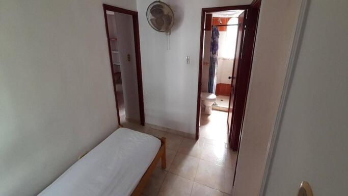 Apartamento con Piscina, Playa a 2 calles.