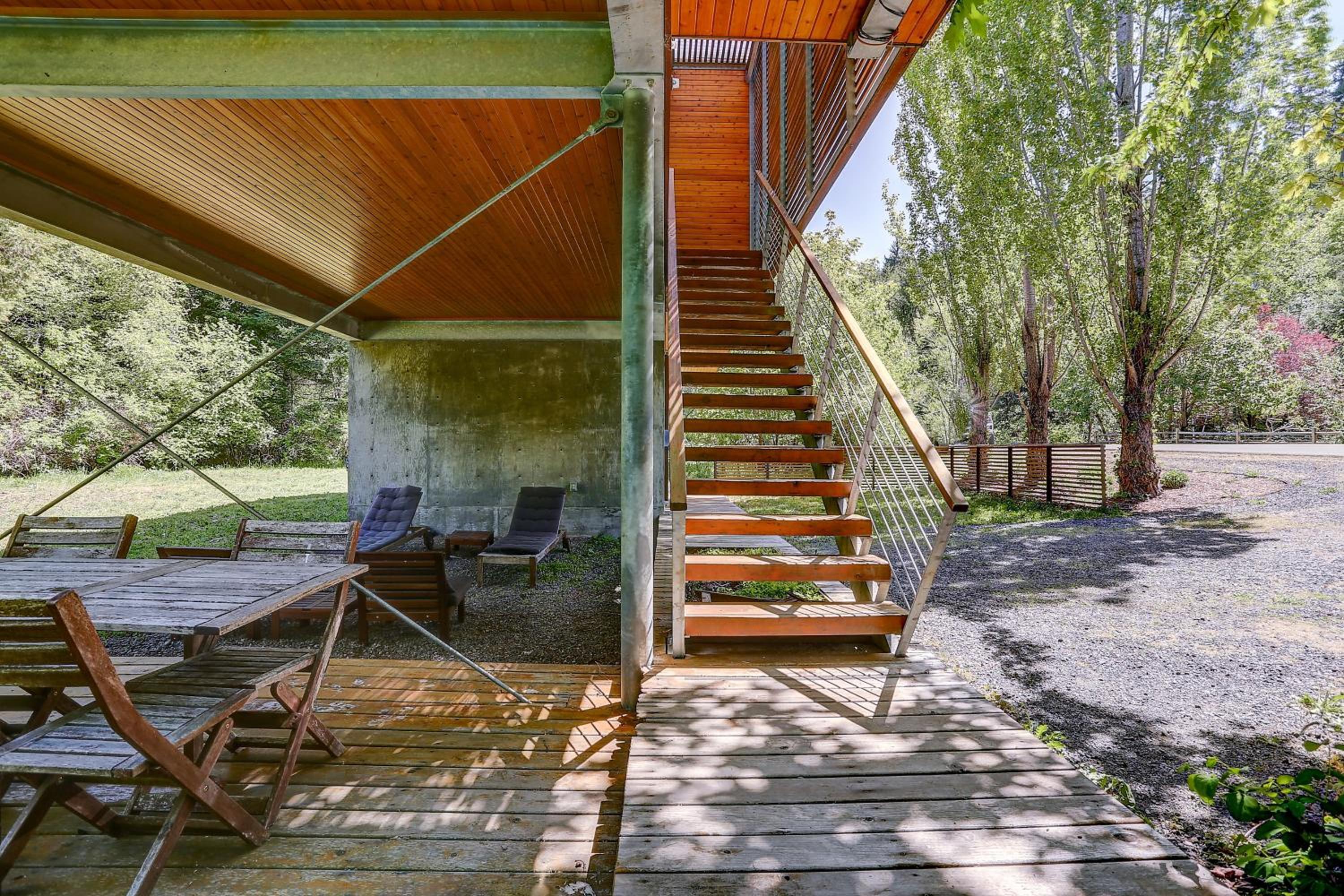 Neal Creek Retreat home view 3