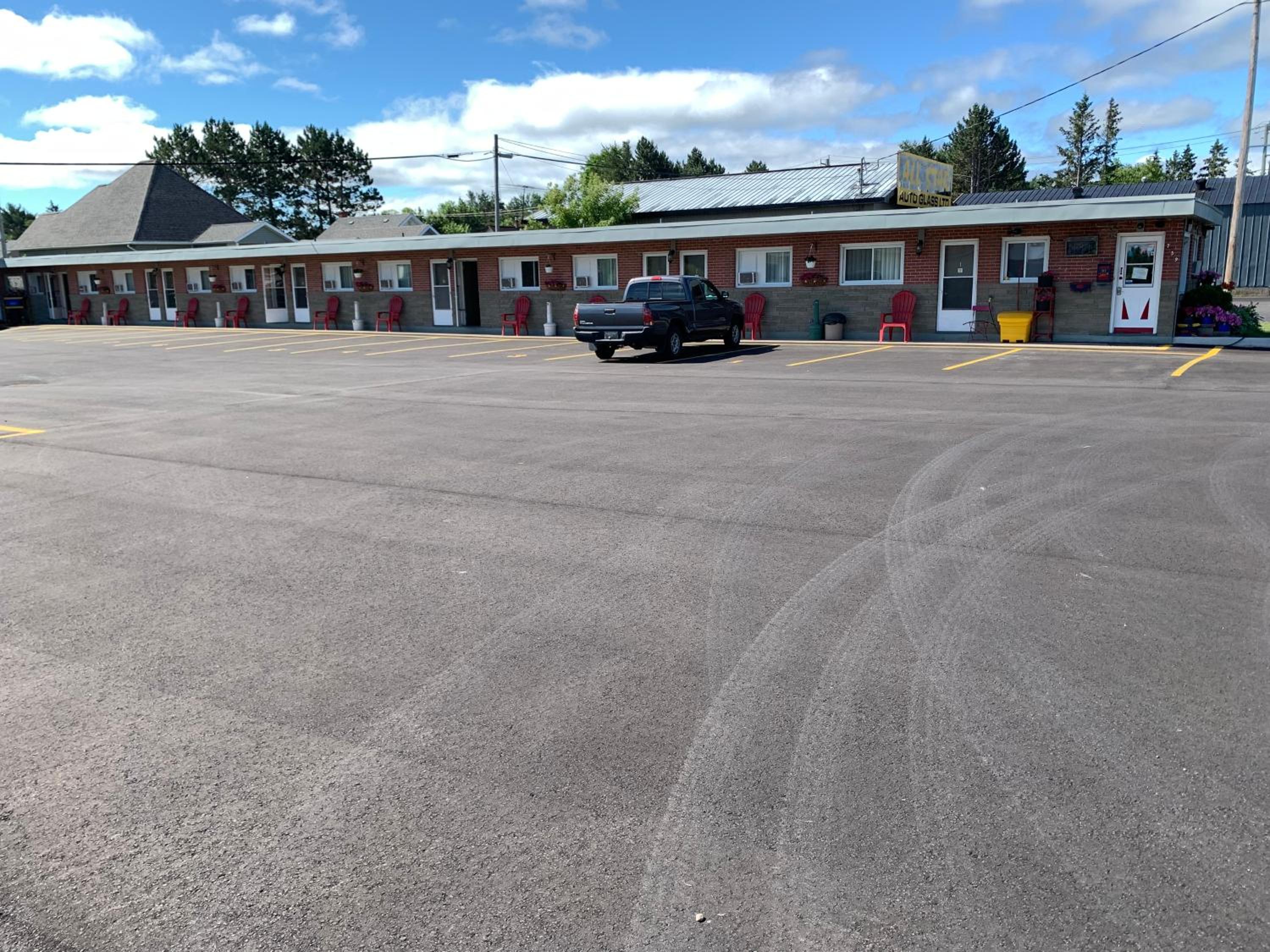 Trunk Road Motel - Image 3