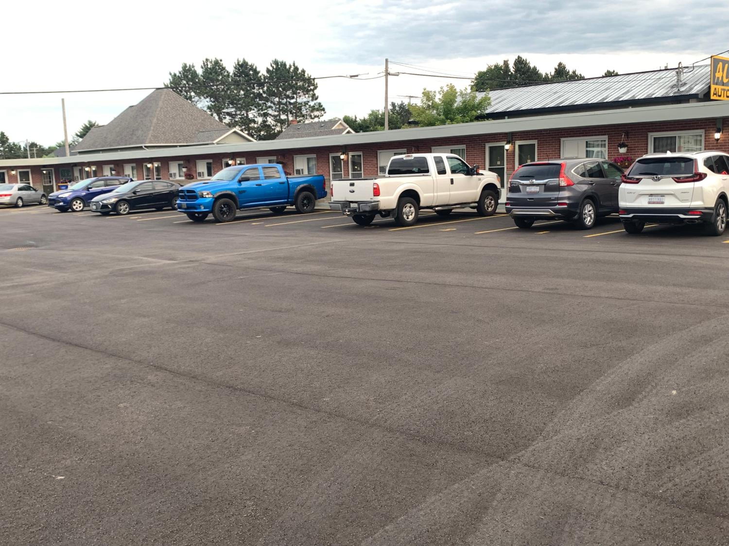 Trunk Road Motel