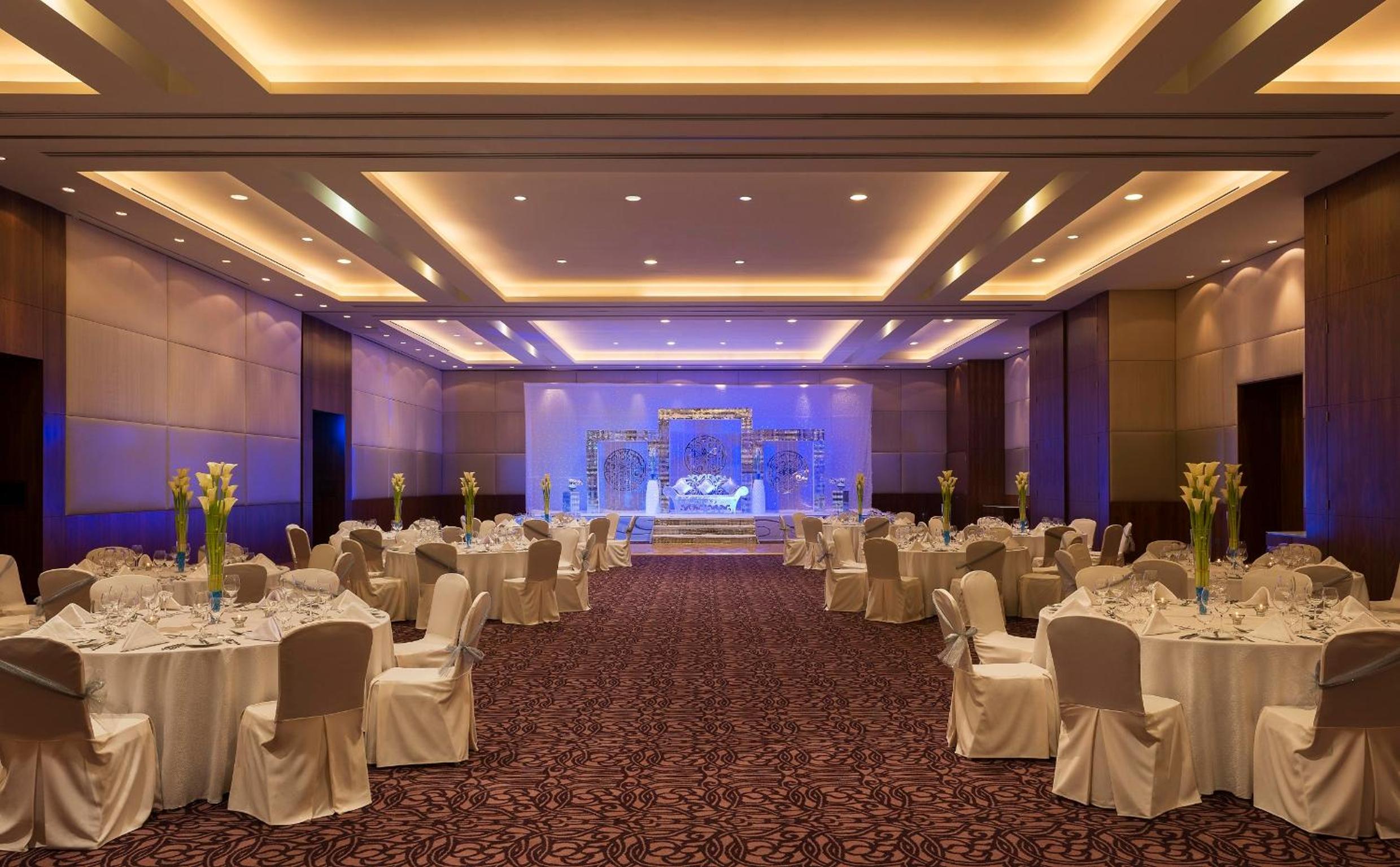 Yas Plaza Mangroves by IHG