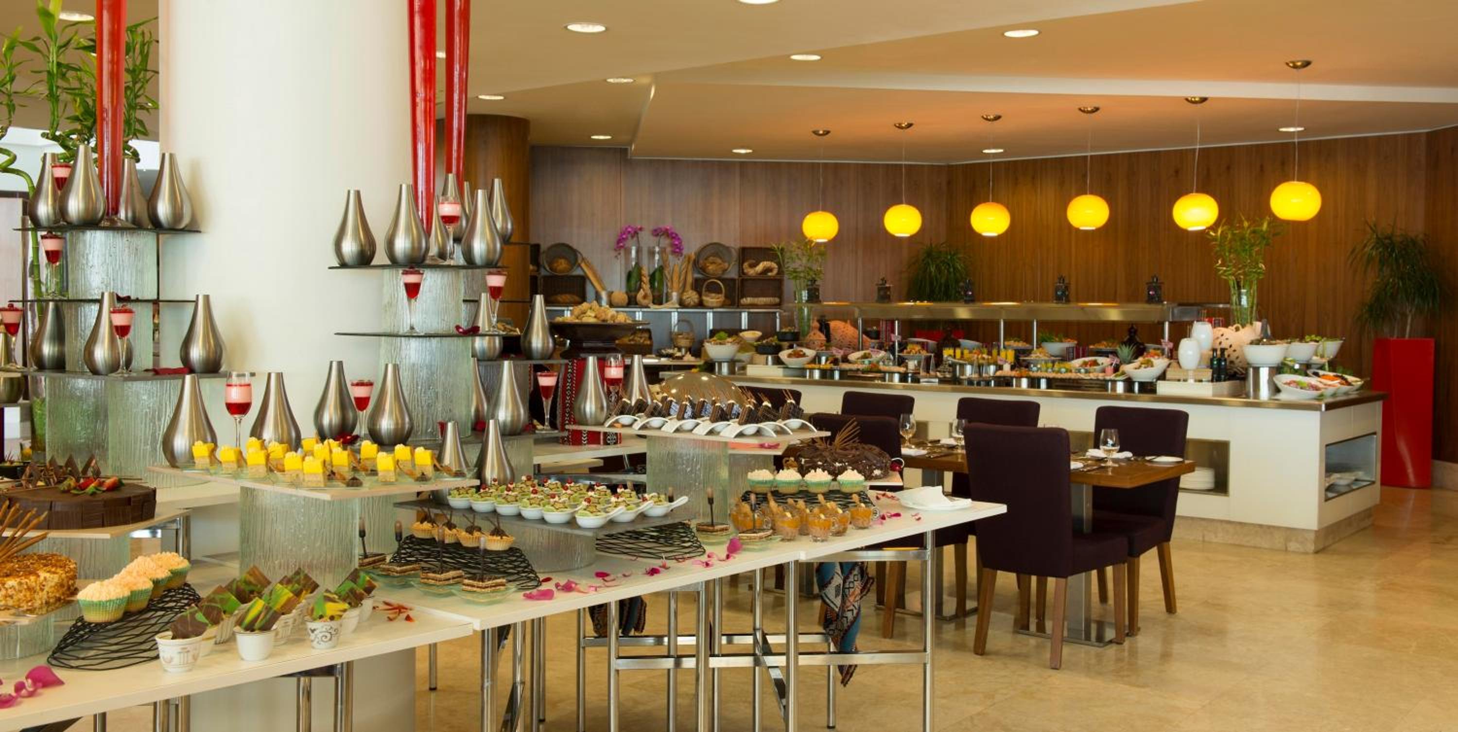 Yas Plaza Mangroves by IHG