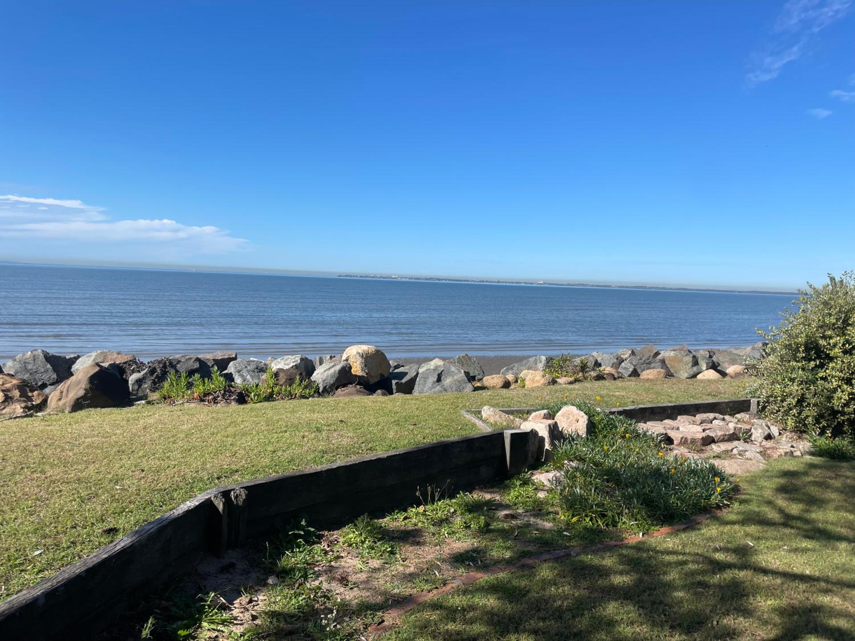 Ocean Pearl - 3 bedroom beachfront property!