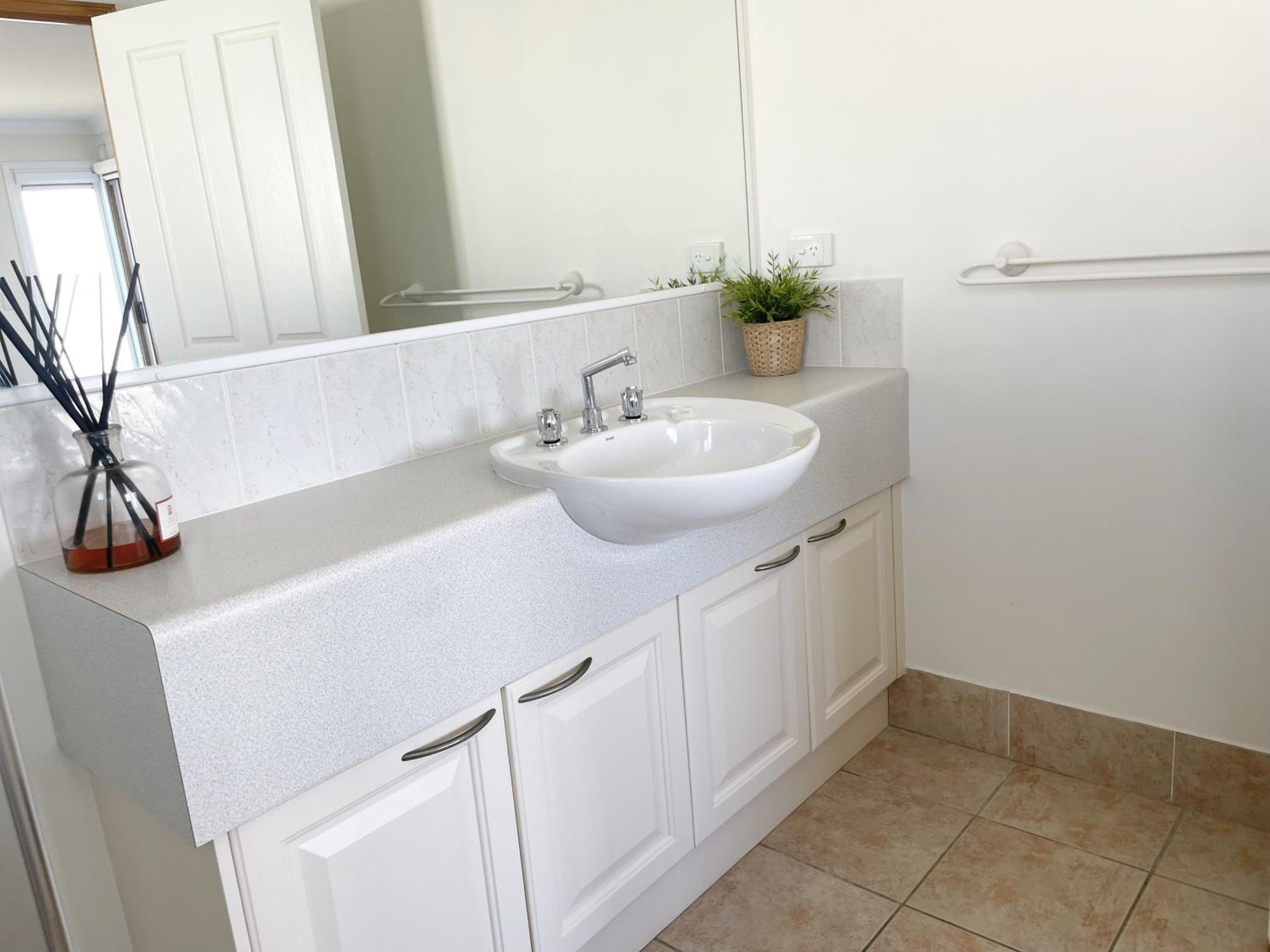 Ocean Pearl - 3 bedroom beachfront property!