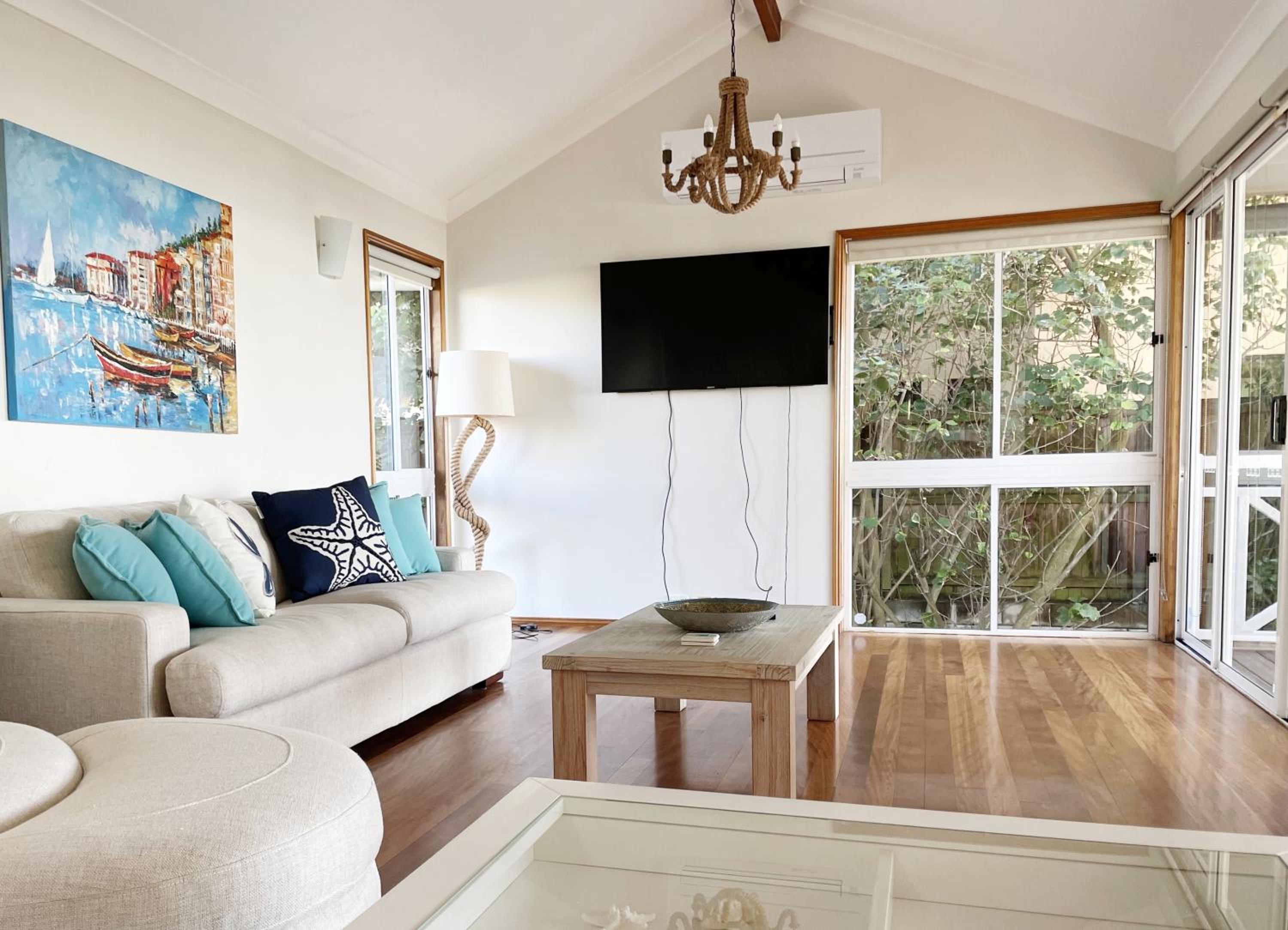 Ocean Pearl - 3 bedroom beachfront property!