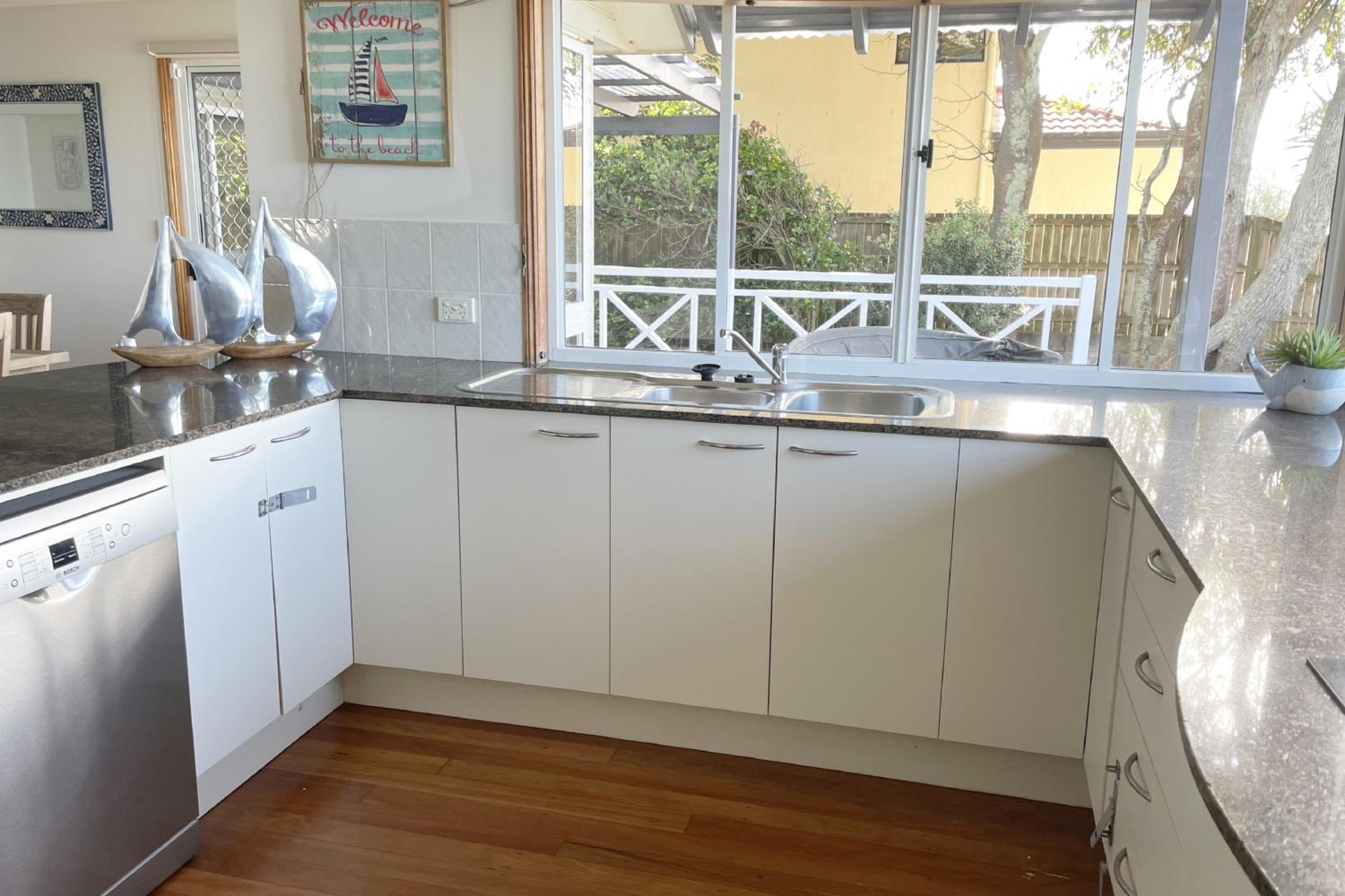 Ocean Pearl - 3 bedroom beachfront property!