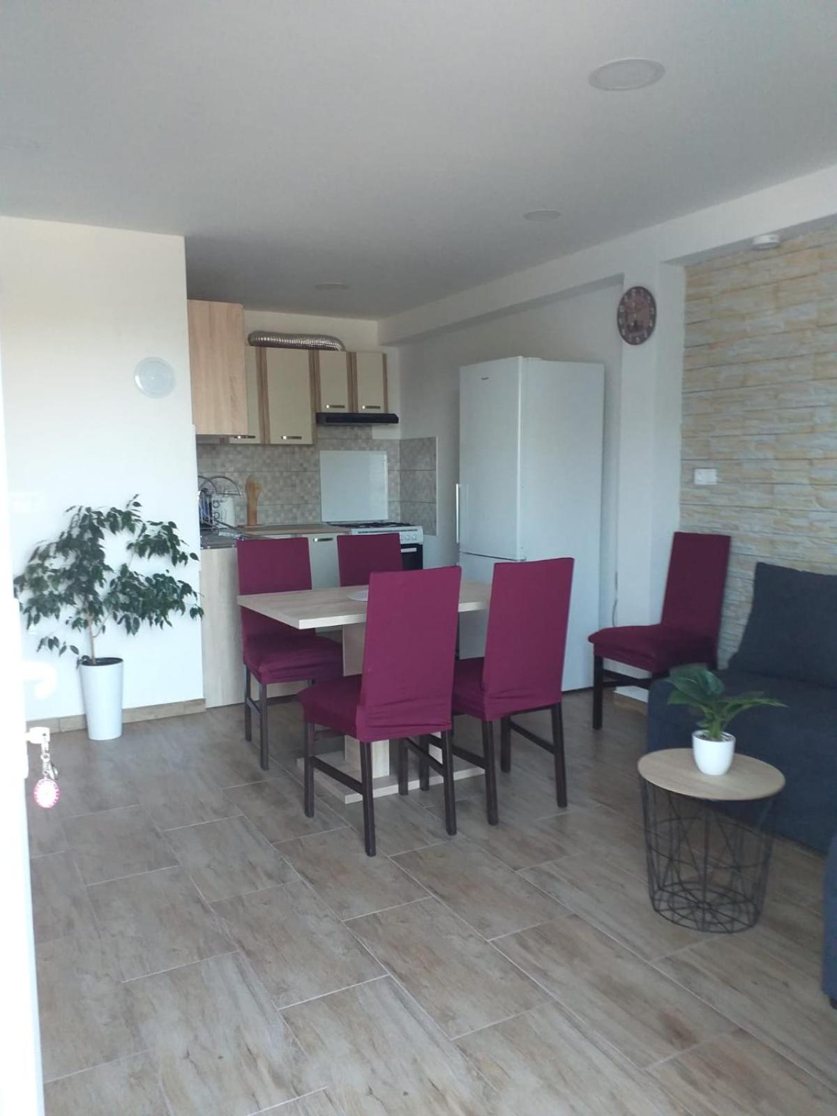 Apartmani Petra