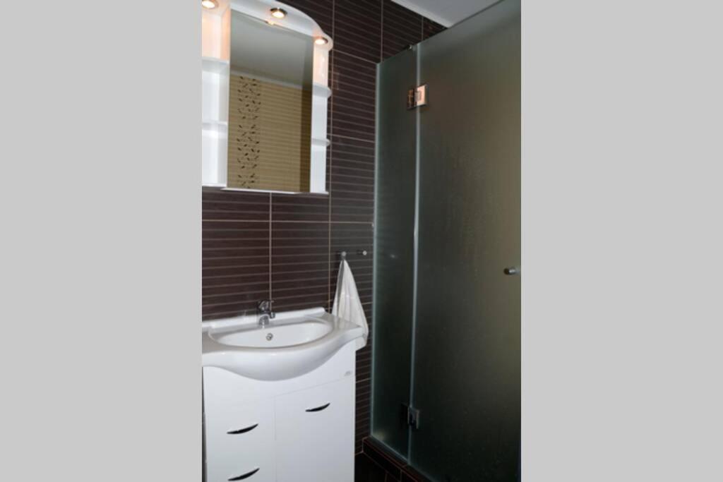 Cozy One Bedroom Apartment in Iglika Complex view 2