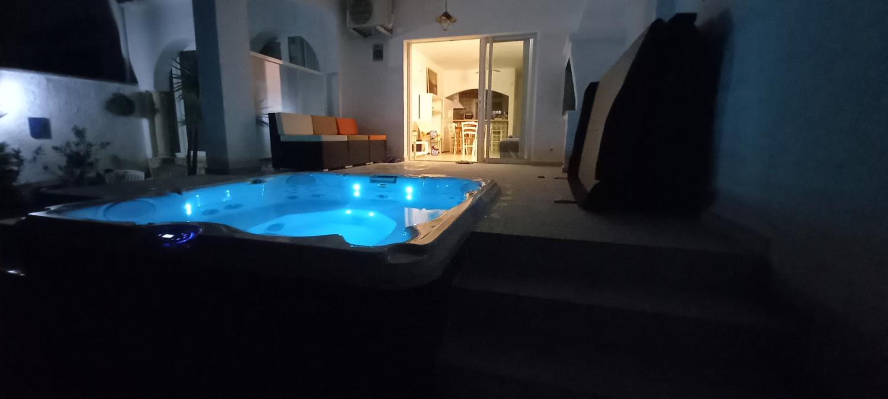 Plage à 500 m, Maison haut de gamme avec amarre privée, accès mer en 5 min sans pont, jacuzzi view 5
