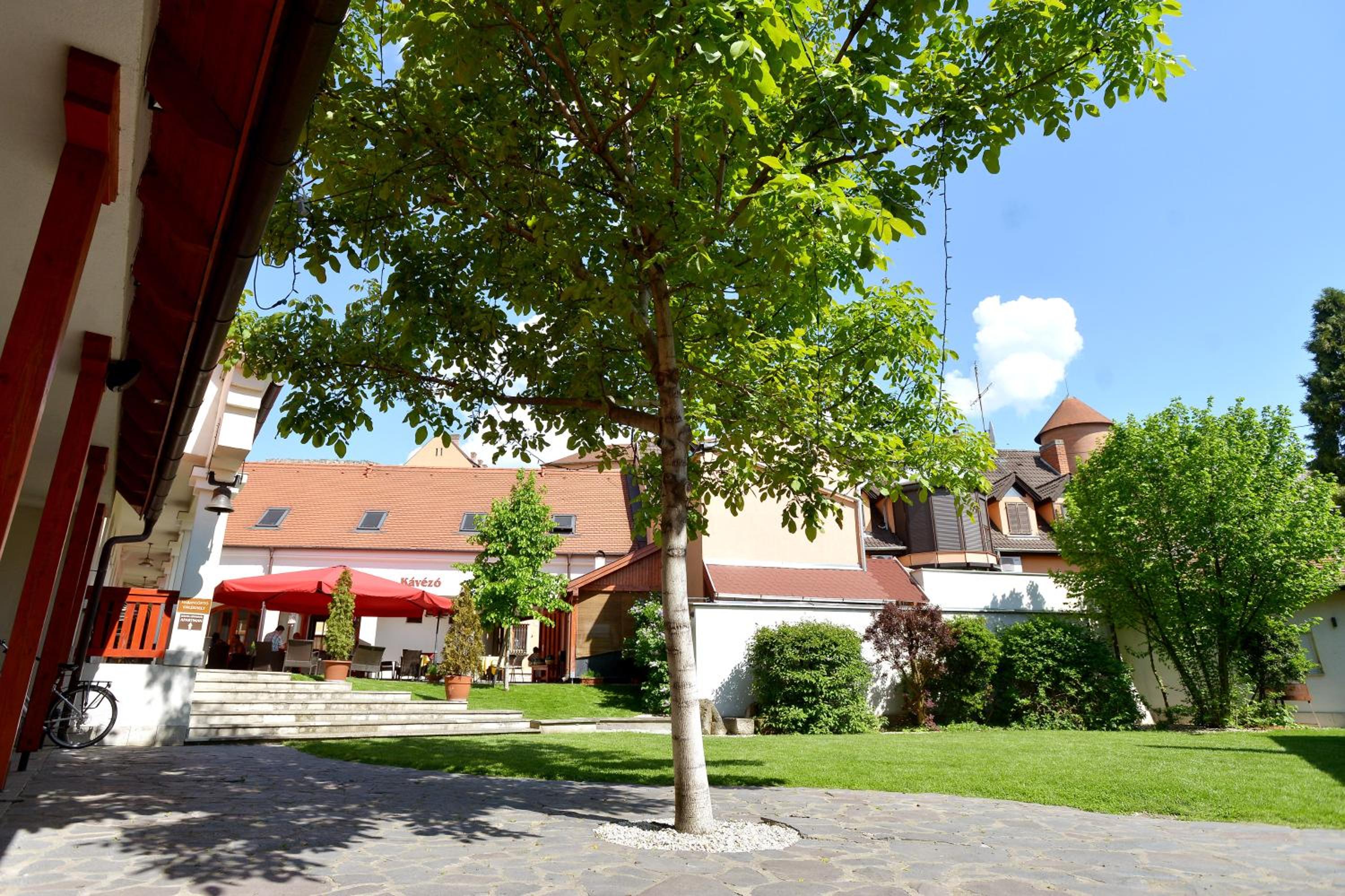 Servita Udvarház Eger view 4