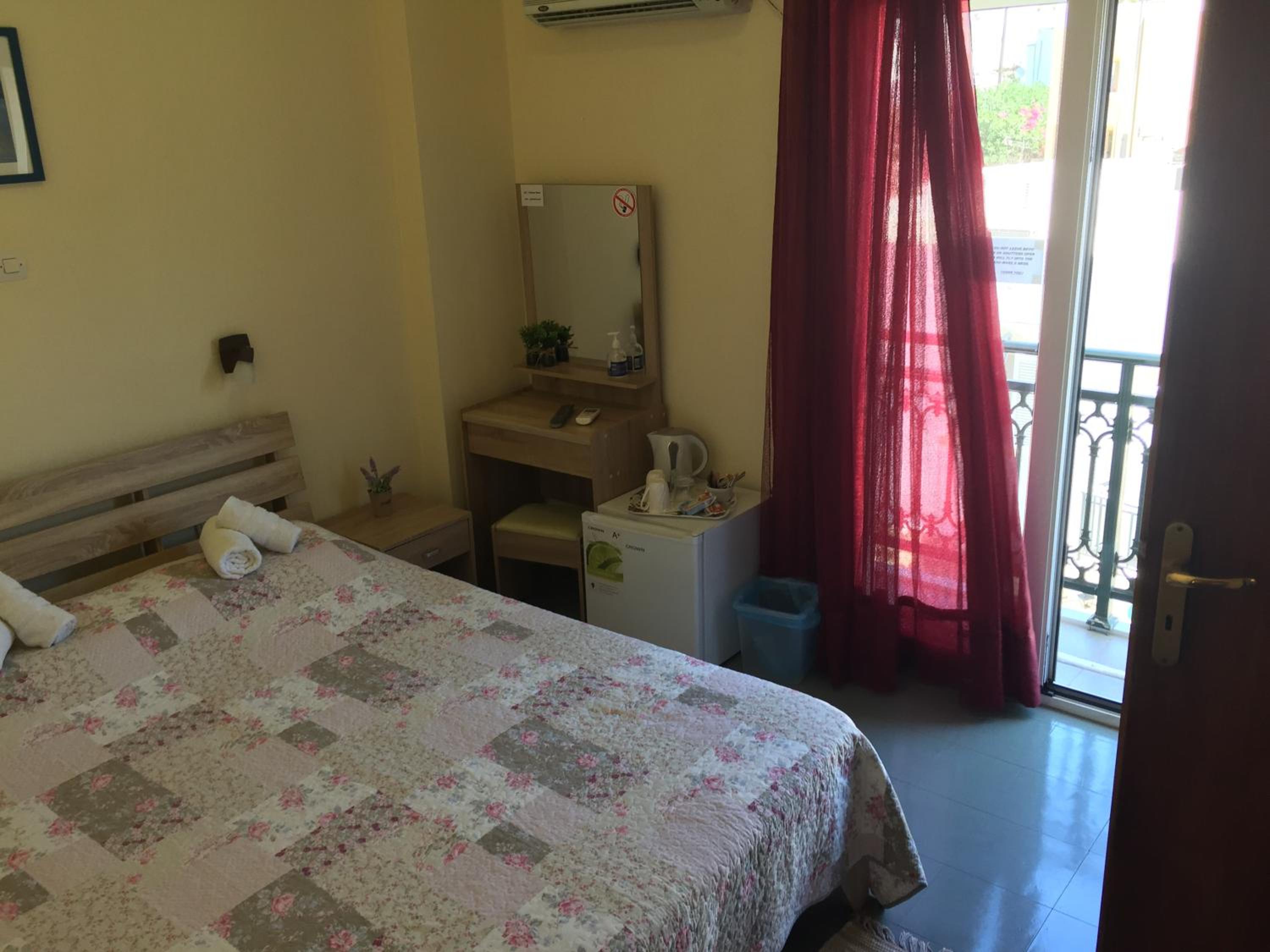 Platanos Rooms