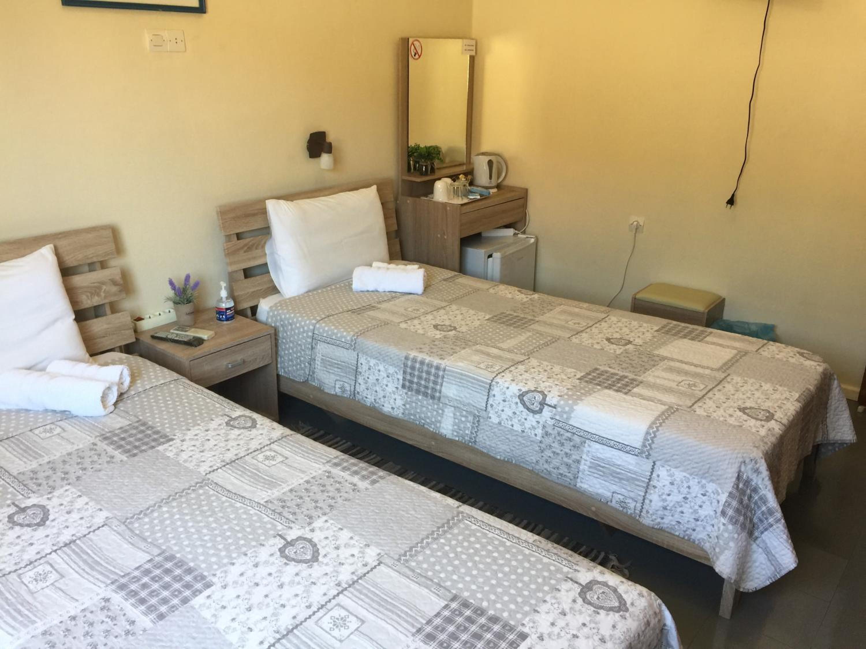 Platanos Rooms