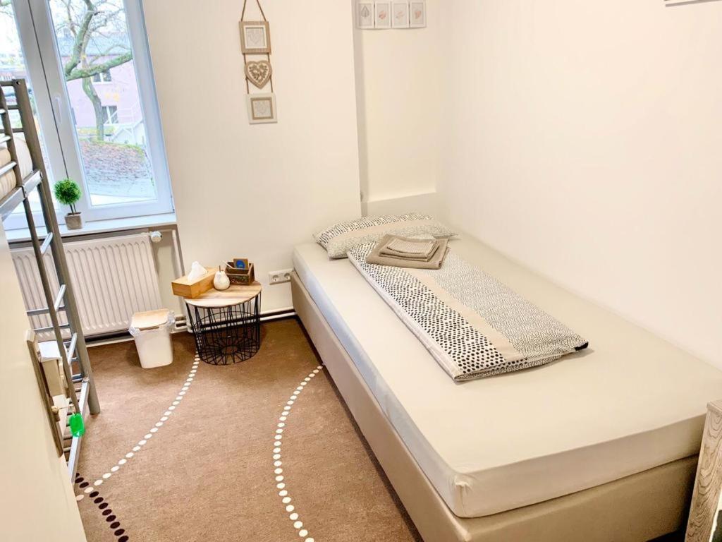 New Hostel Berlin Mitte FREE SNACK hot tea and coffee