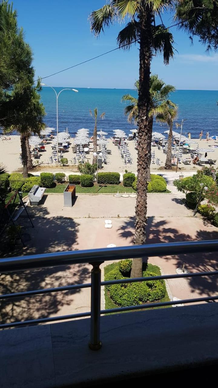 Mali i Robit Beachfront Apartment