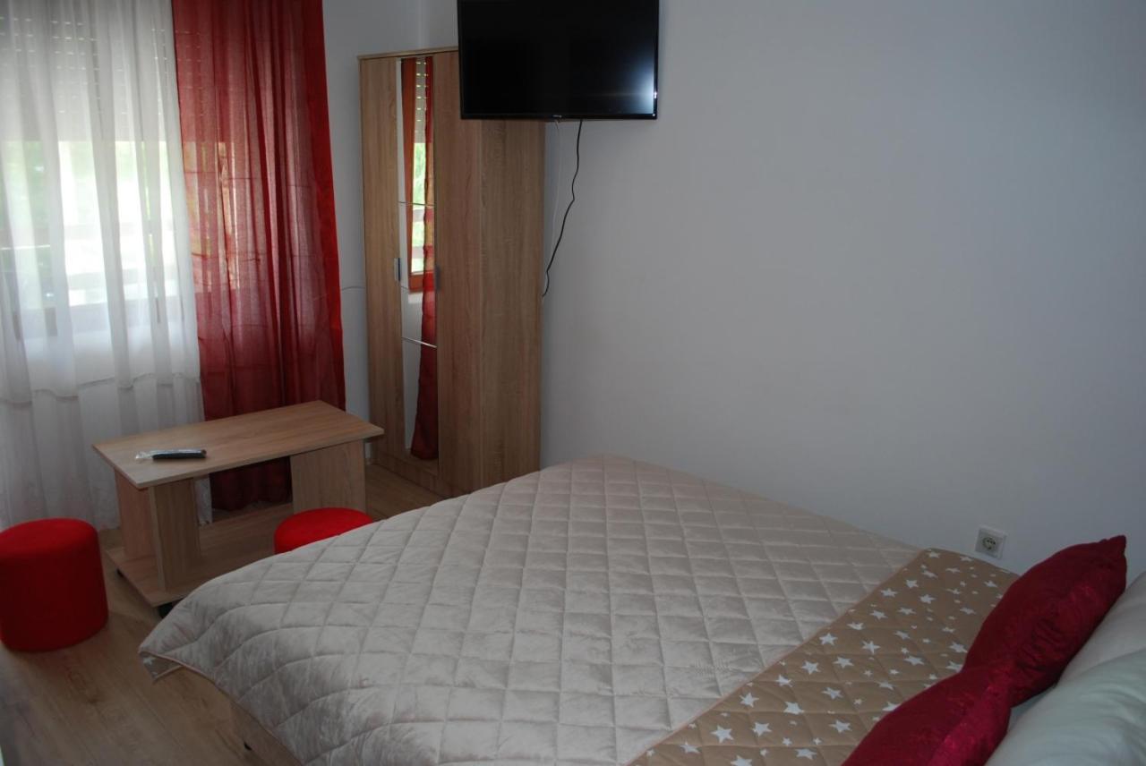 Apartmani ,studija i sobe Savić view 4