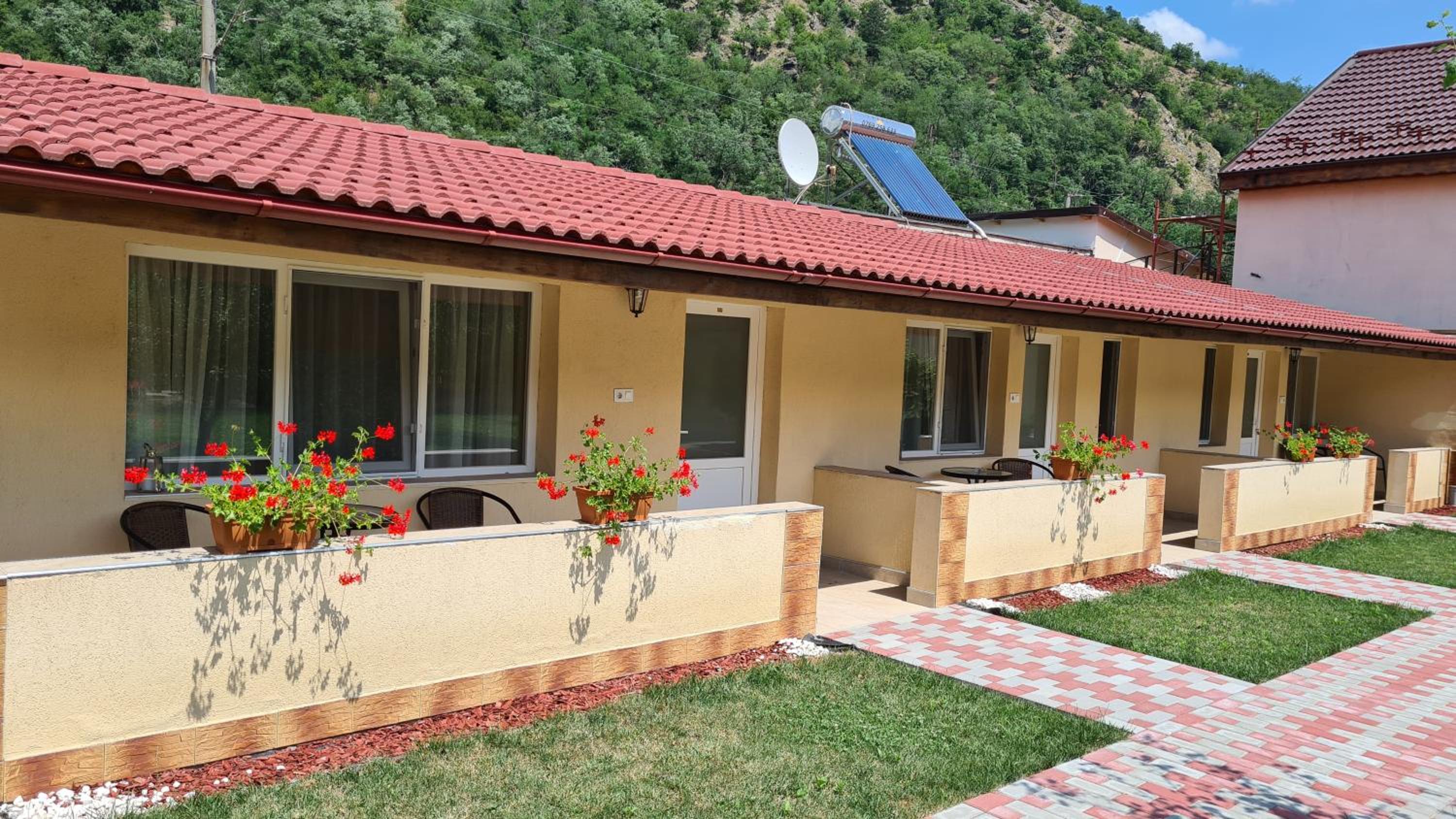 Hotel Casa Lira Orșova - Image 1