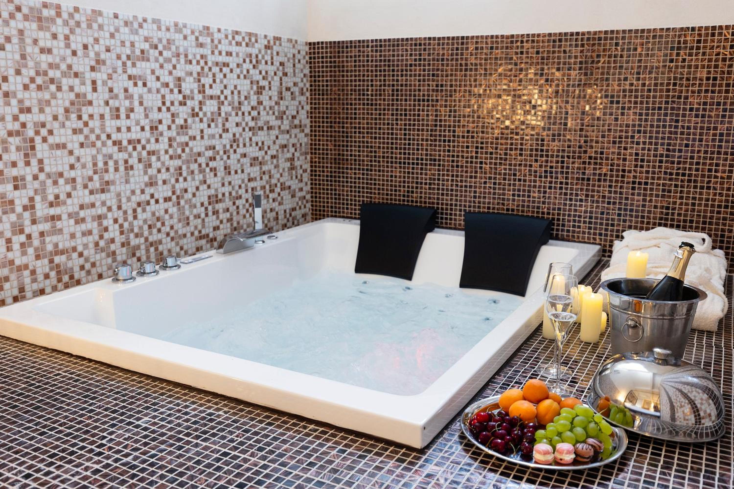 Jacuzzi