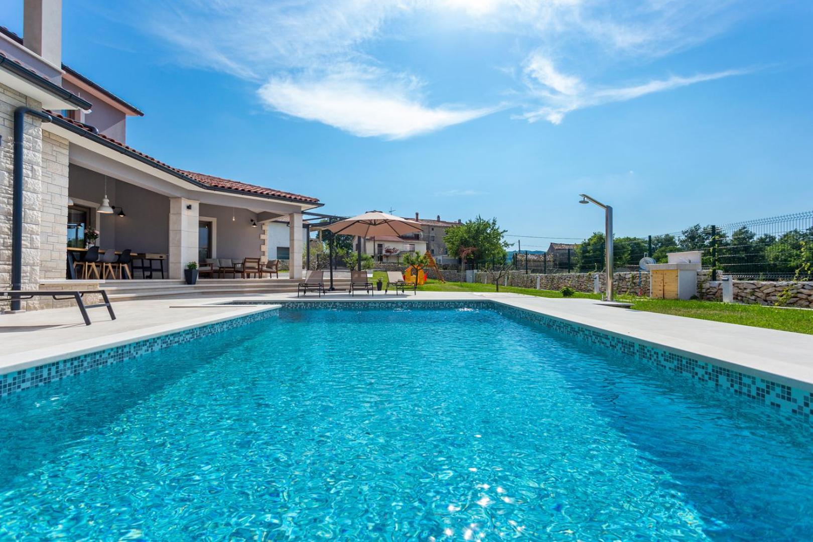 Amazing design villa Aeris with private pool, high level of privacy - WiiBuk view 4