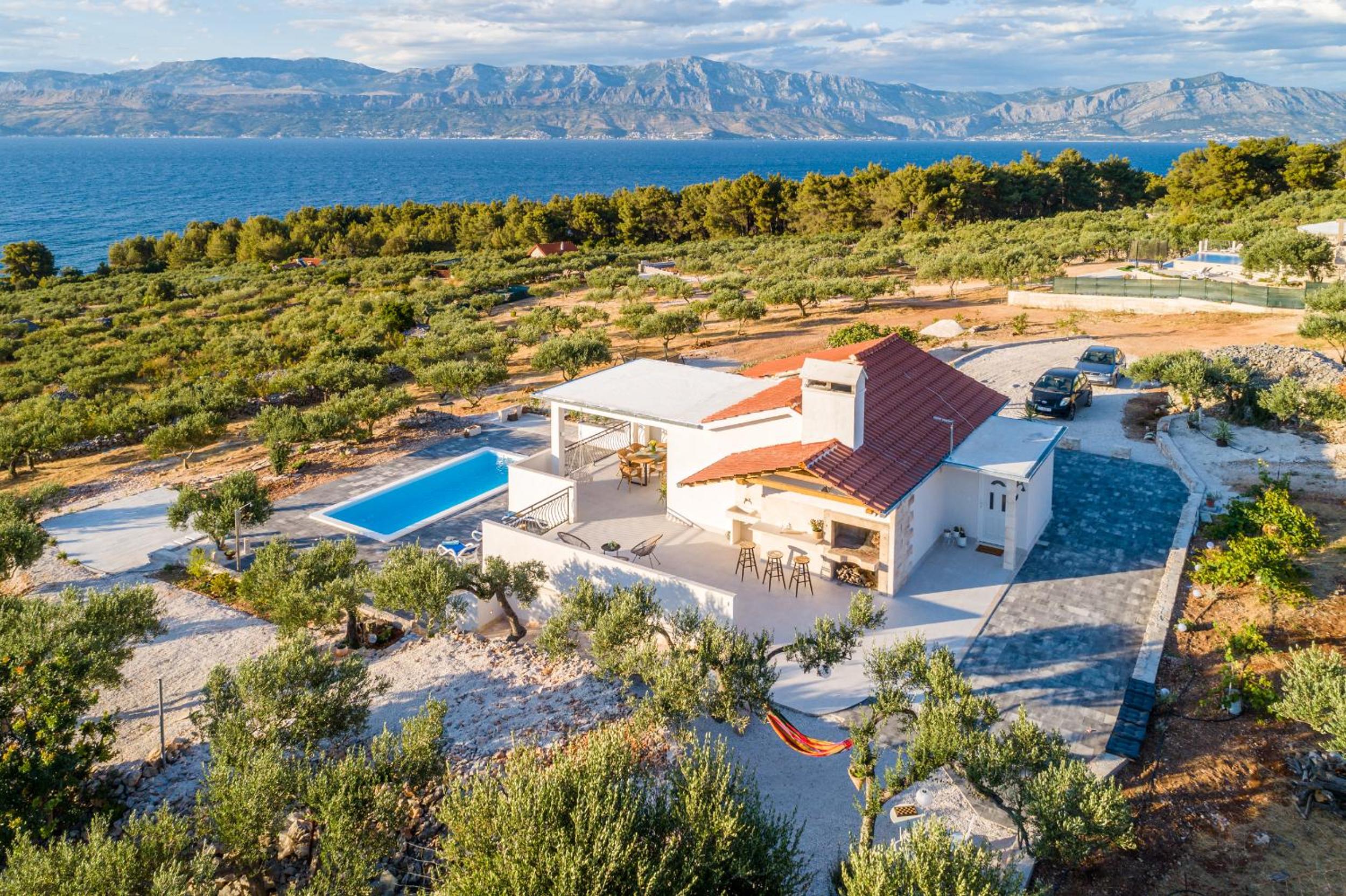Holiday Home Nono Ante with heated pool view 4