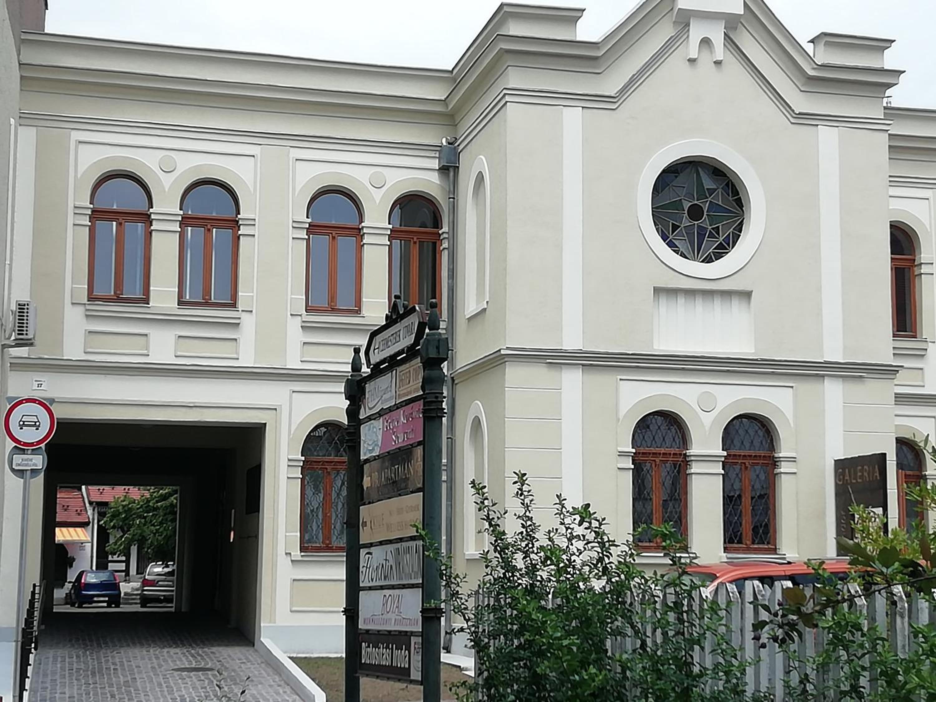 Photo 8