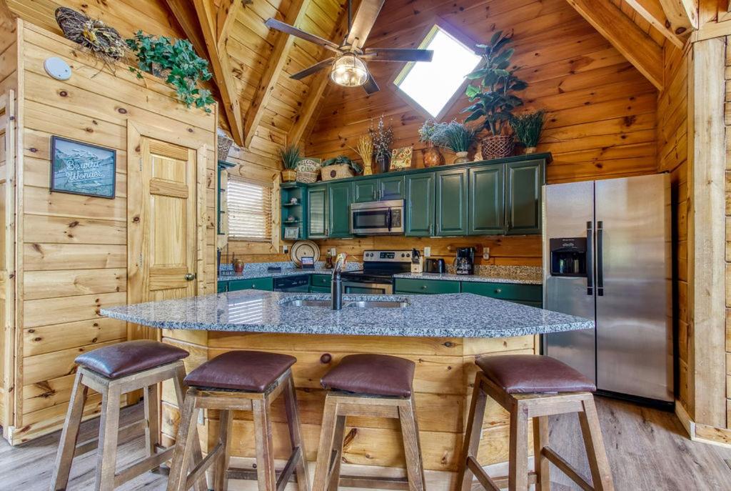 City View Chalet, City View Chalet, Pool Table, Hot Tub, WIFI, Free Attraction Tickets!!! view 3