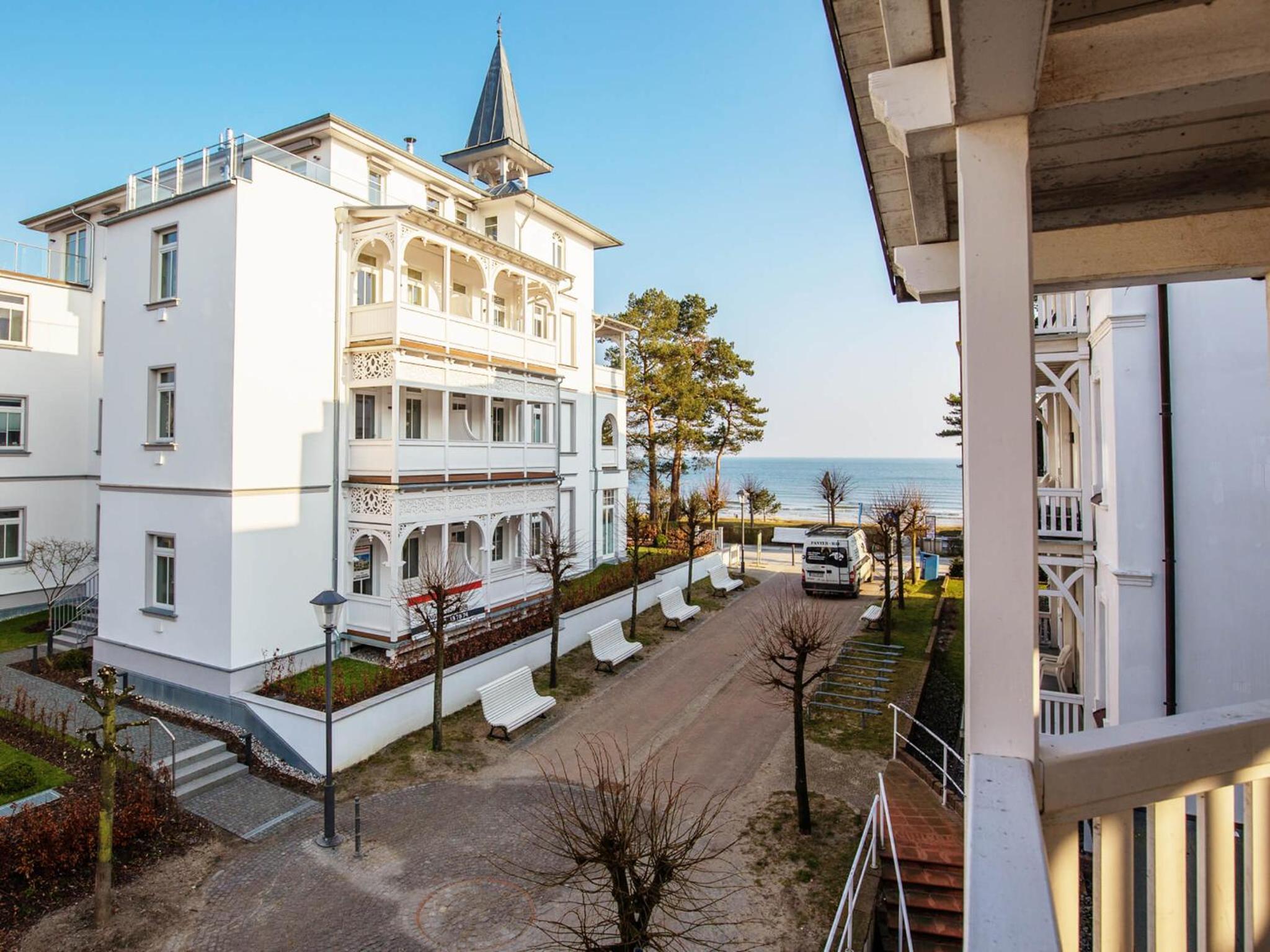 Strandvillen Binz - Ferienwohnung mit 1 Schlafzimmer und Balkon AH-564