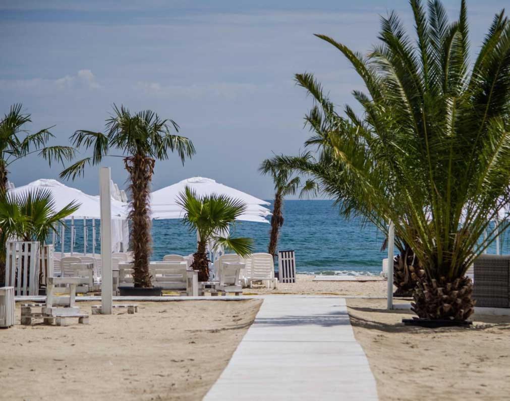 Emi Apartment Mamaia
