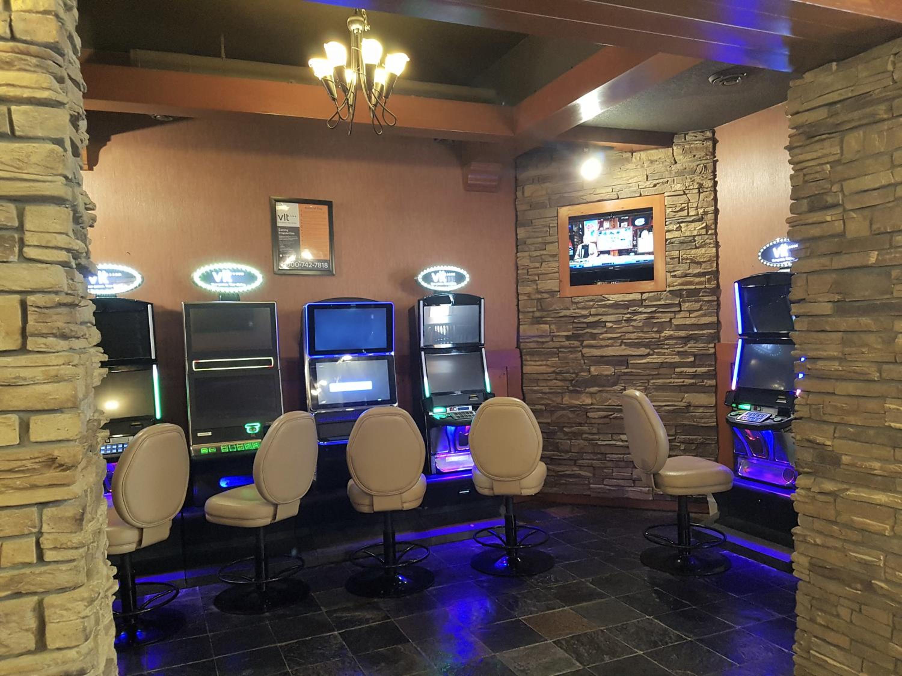 Hinton Vacations - Twin Pine Inn  Suites - Property Image 11