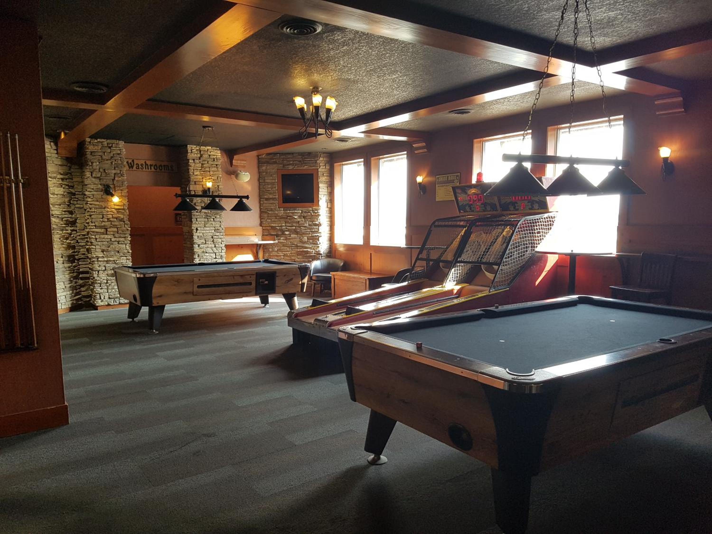Hinton Vacations - Twin Pine Inn  Suites - Property Image 5