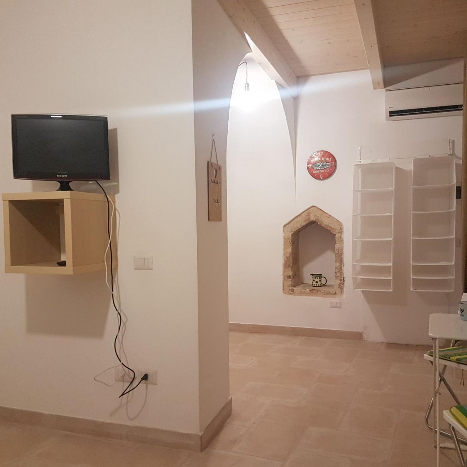 Arco della luna photo 3