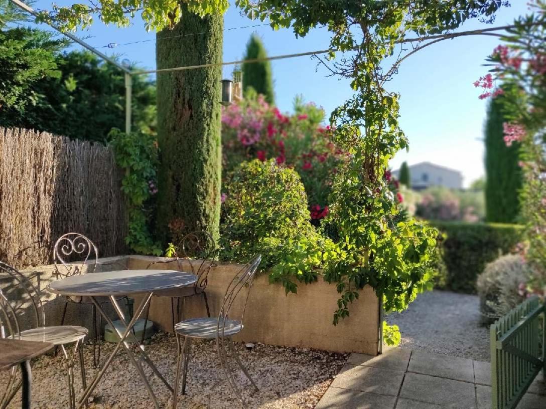 Un Gite En Provence - Les Jardins de Fontanille view 3