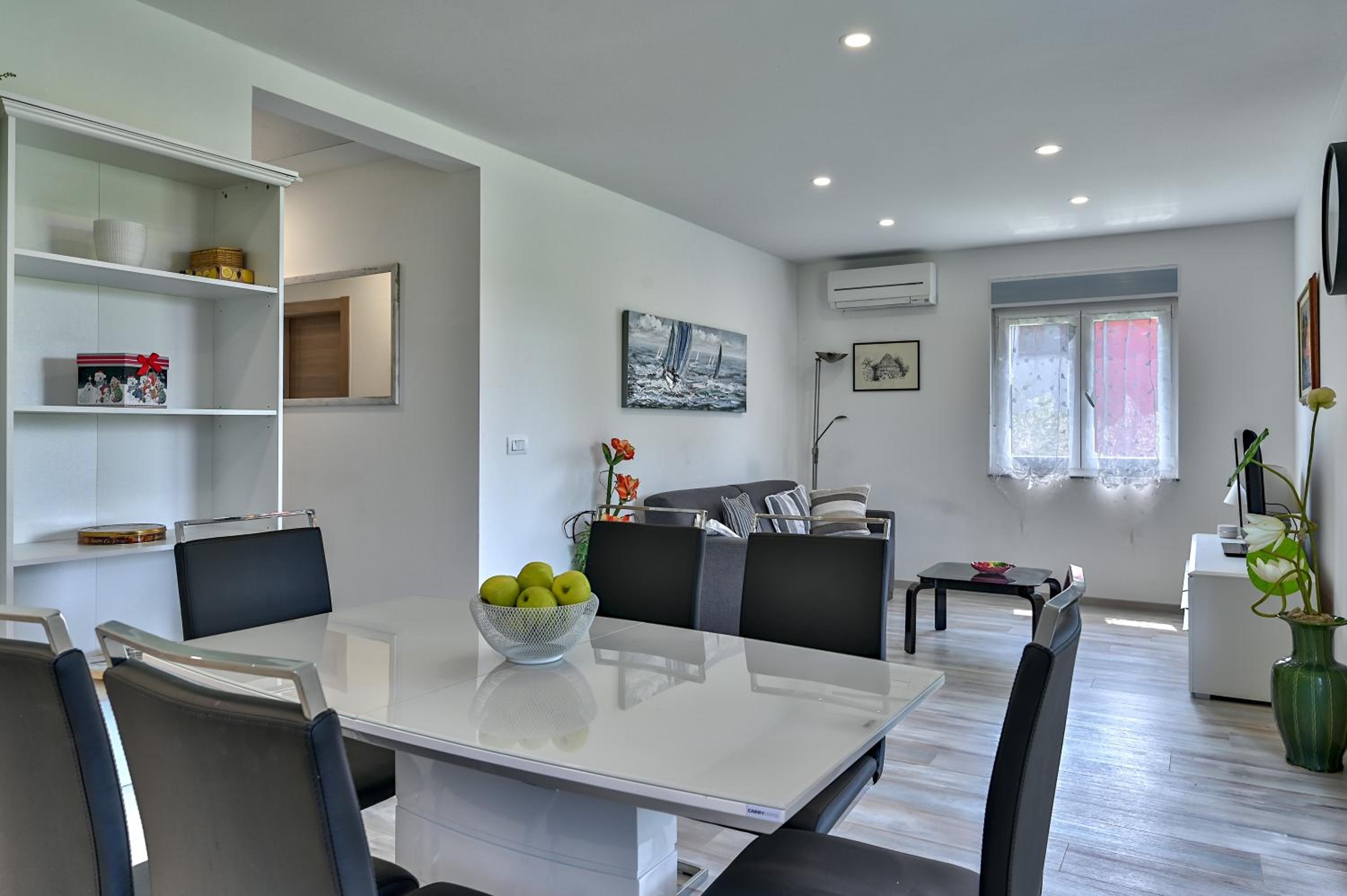 Holiday house Mirna with heated swimming pool and jacuzzi view 2