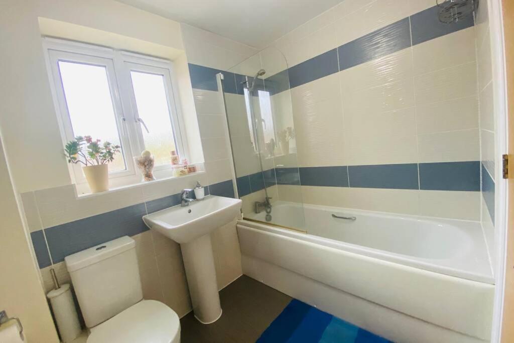 Spacious home for contractors and families view 2