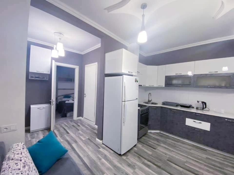Victoria's cozy flat in Batumi view 3
