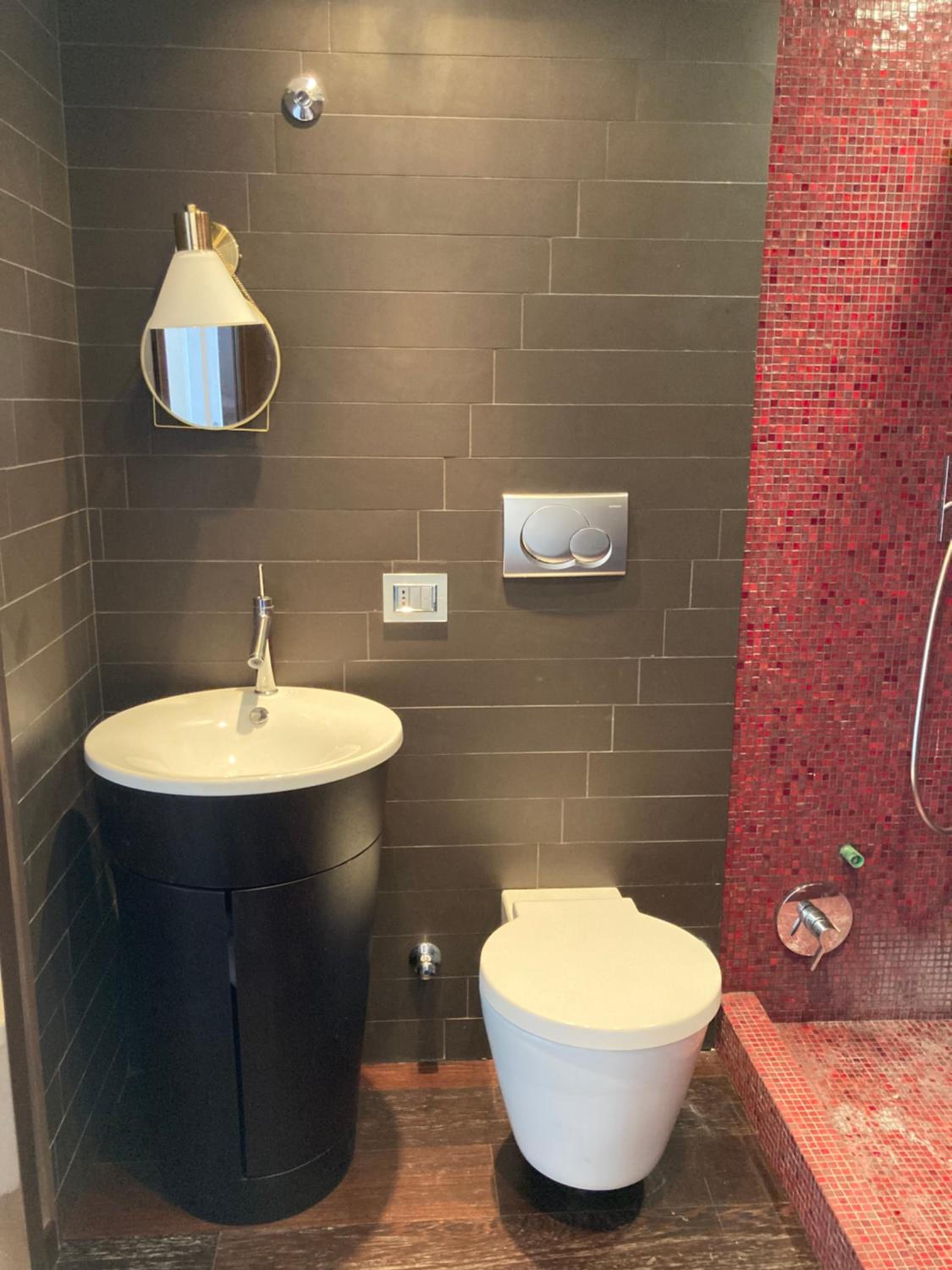 A Mari en Taormina — bathroom