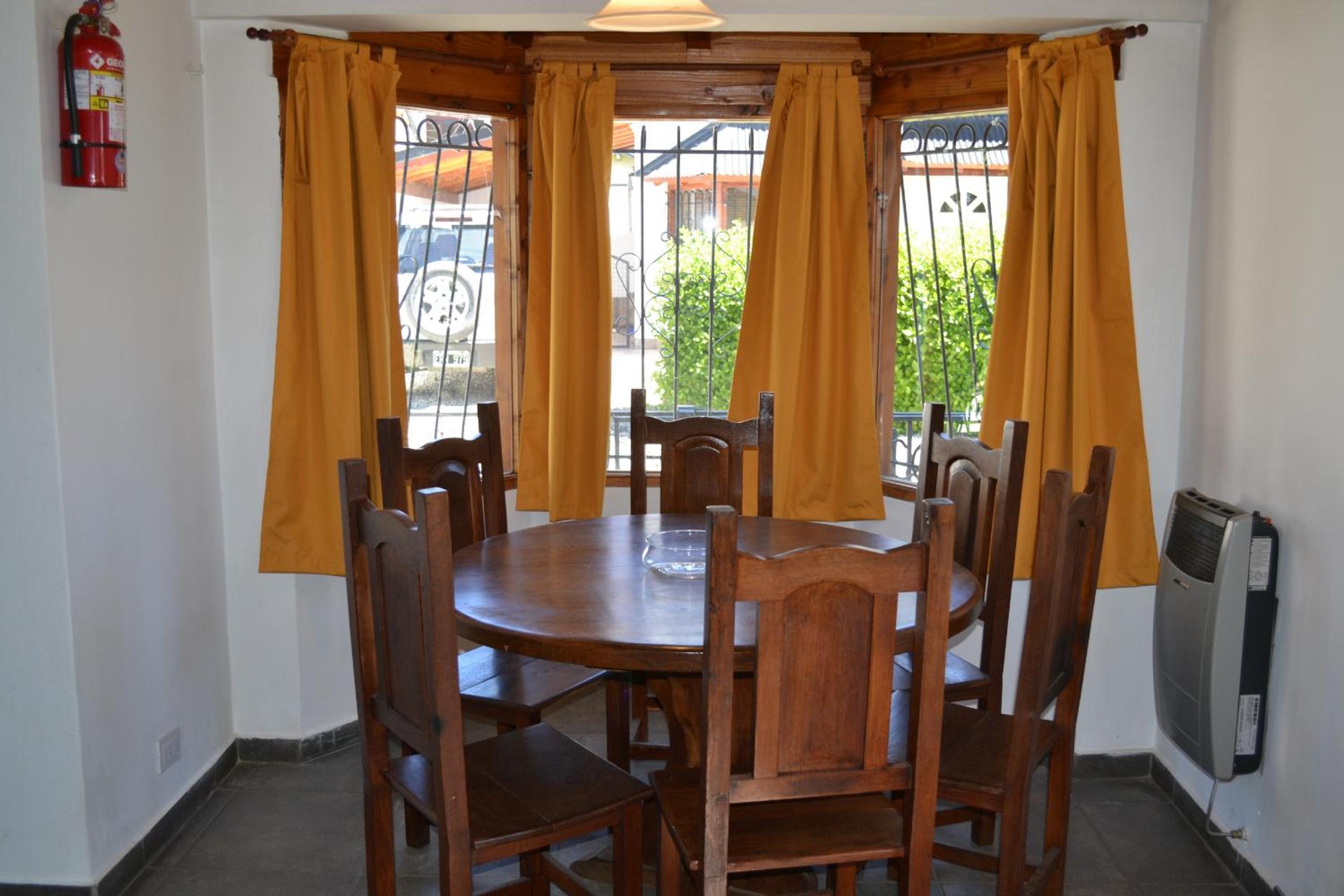 Casa Juancito con parrilla y estacionamiento
