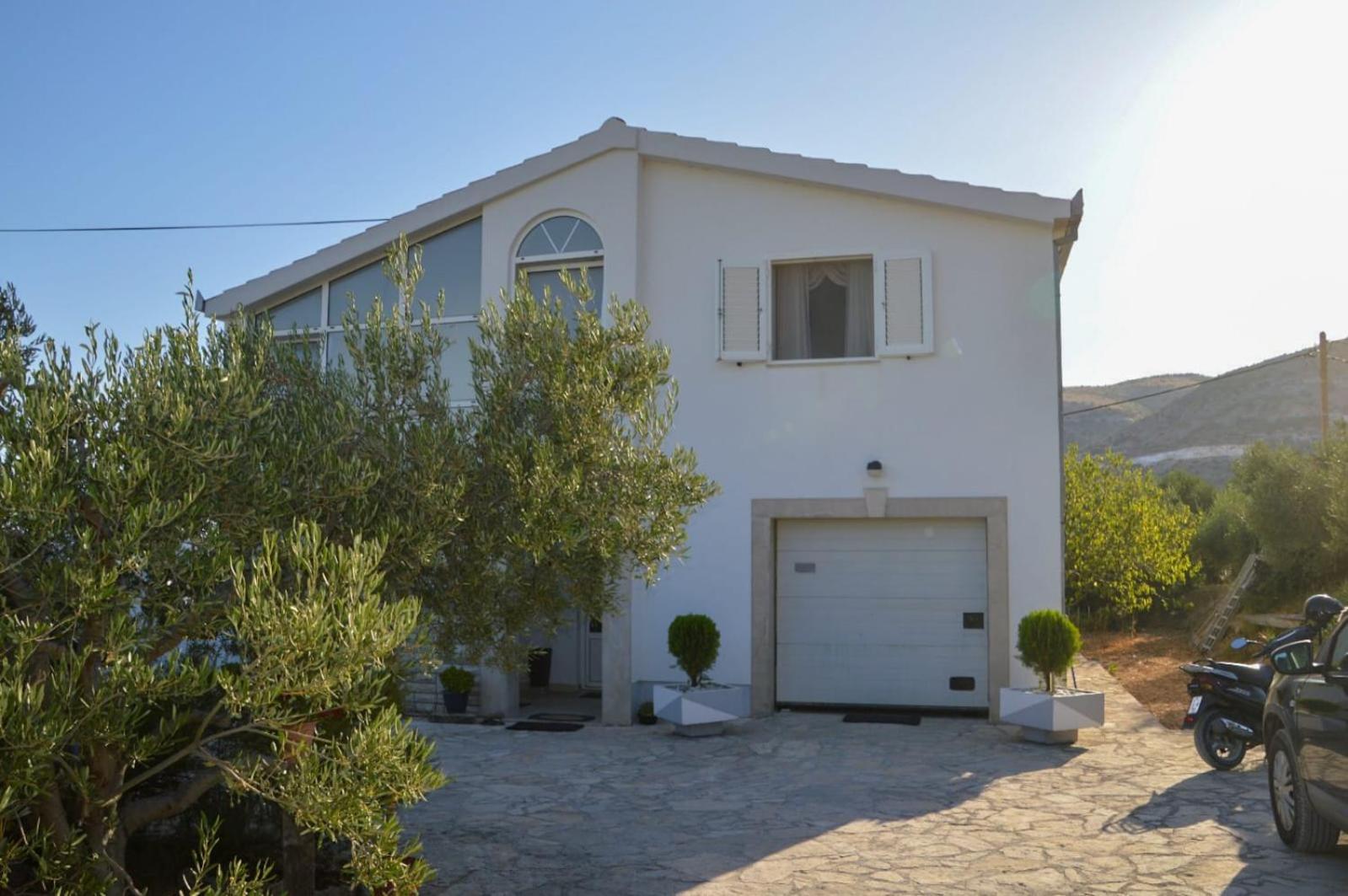 Apartment Blanka with a beautiful view of Trogir view 2