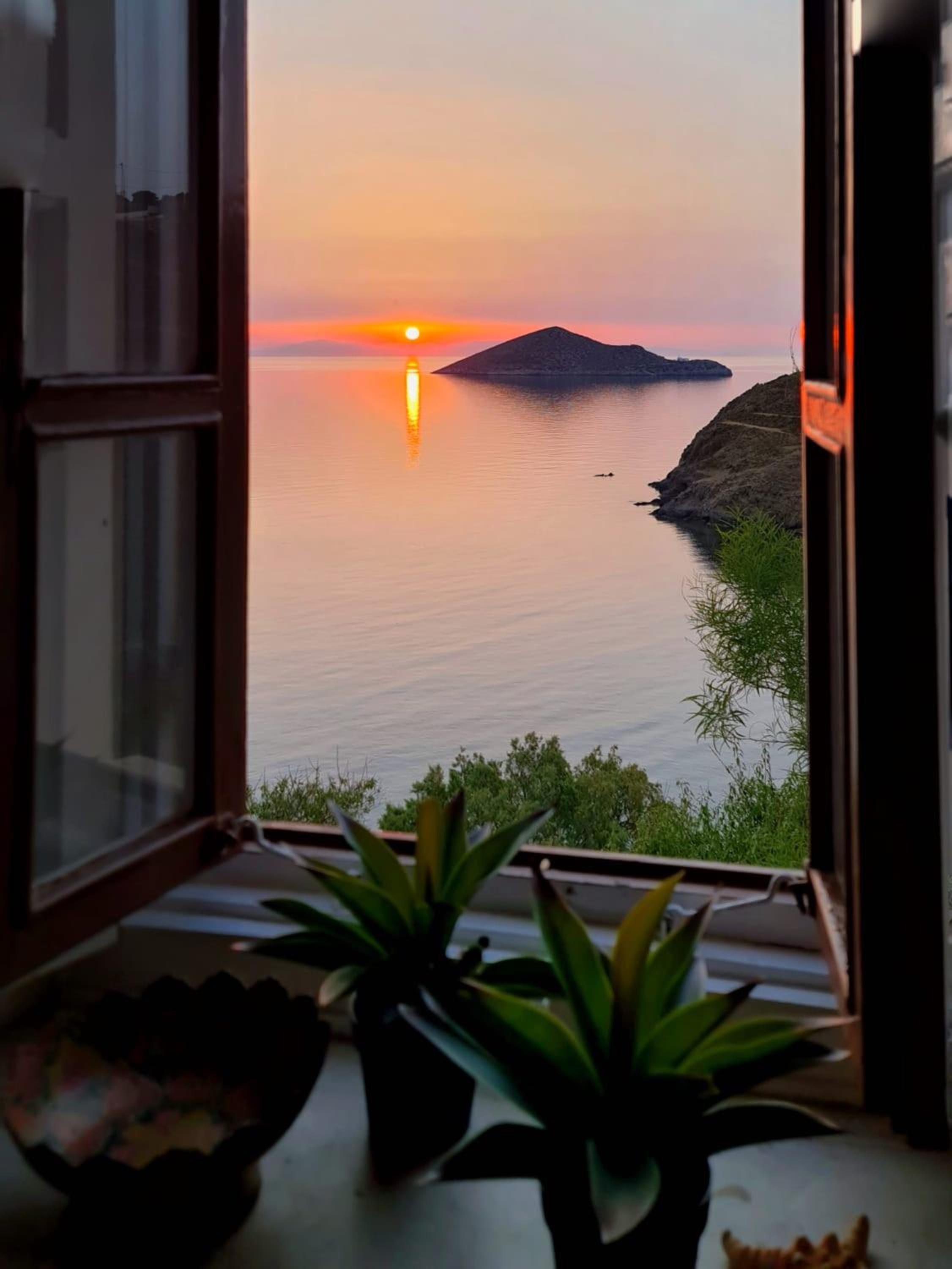 Ivi Beach Front Villa, Leros view 3