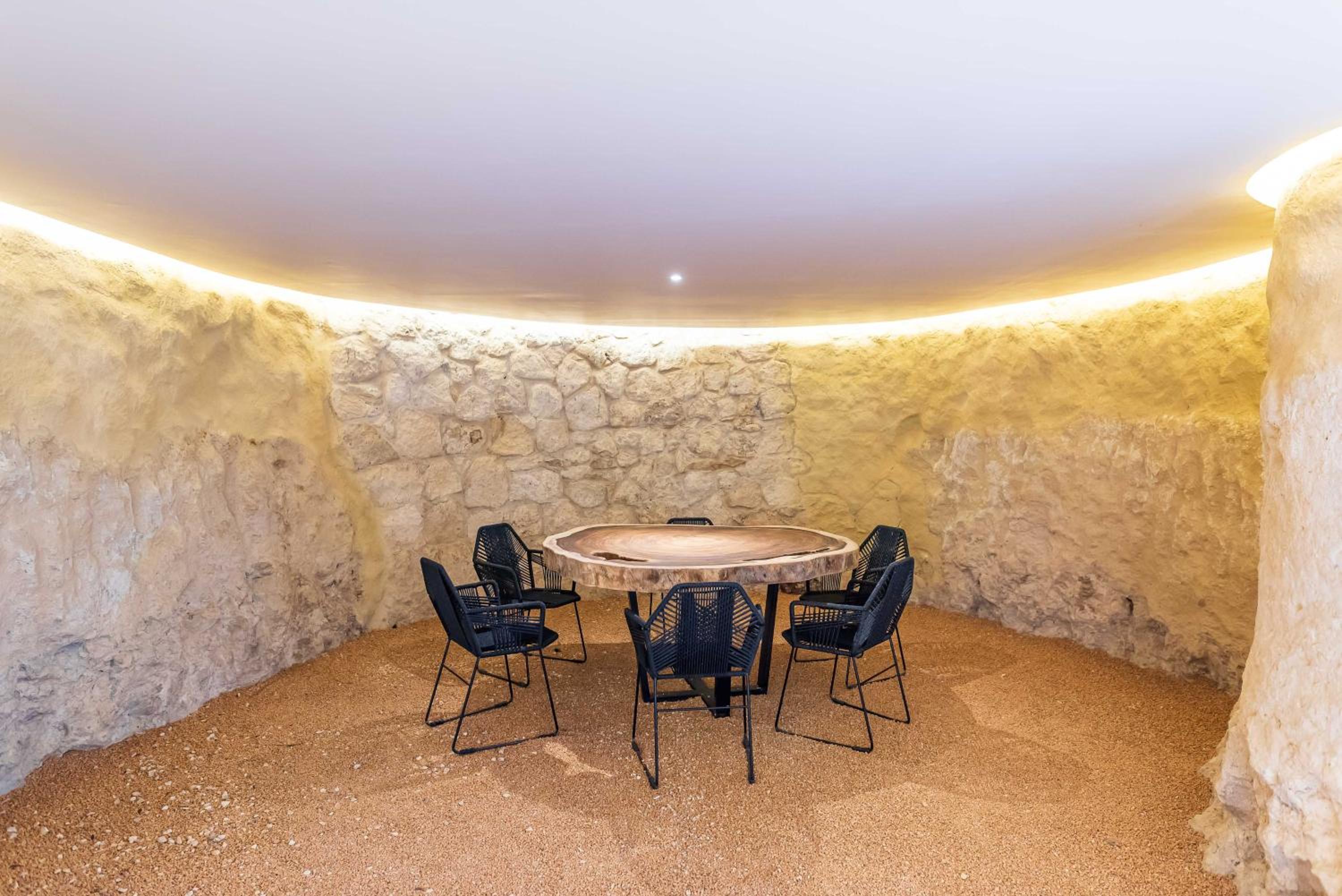 meeting & event spaces