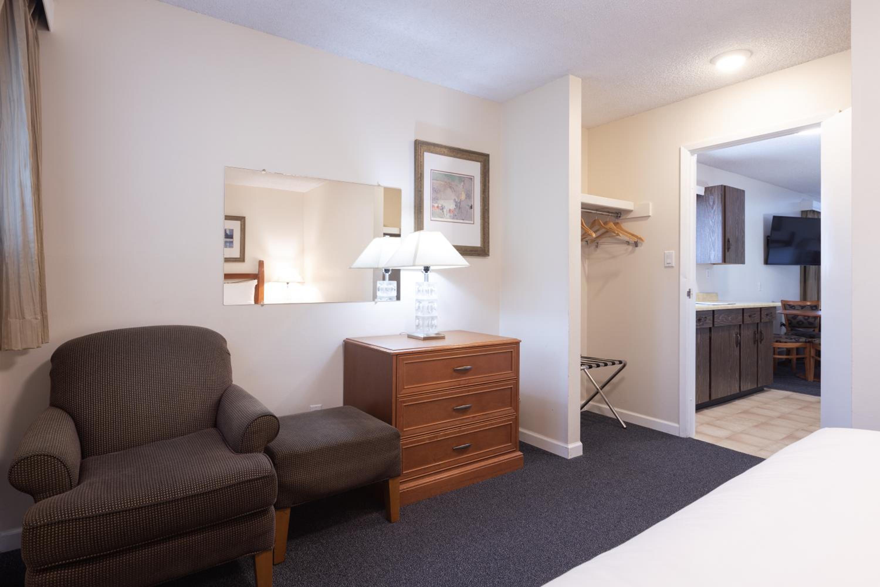 Robin Hood Inn and Suites