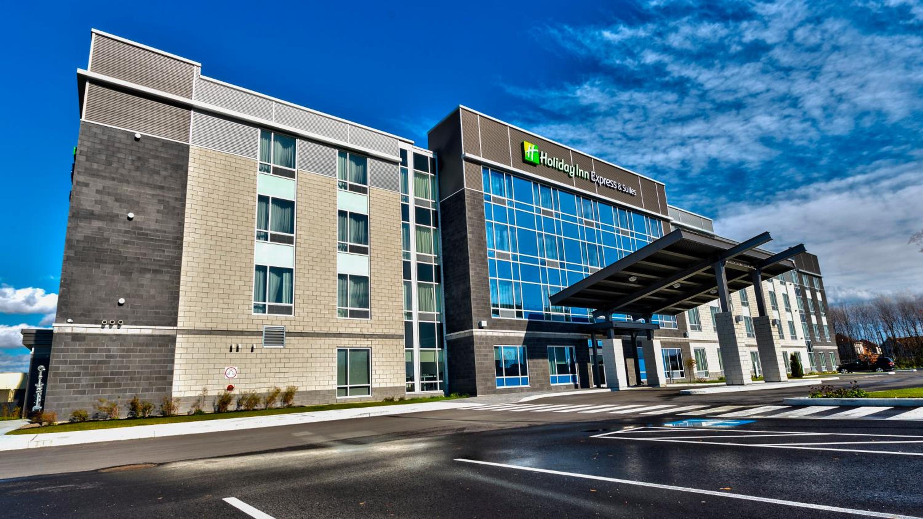 Hotel Holiday Inn Express & Suites Vaudreuil-Dorion, an IHG Hotel - Image 1