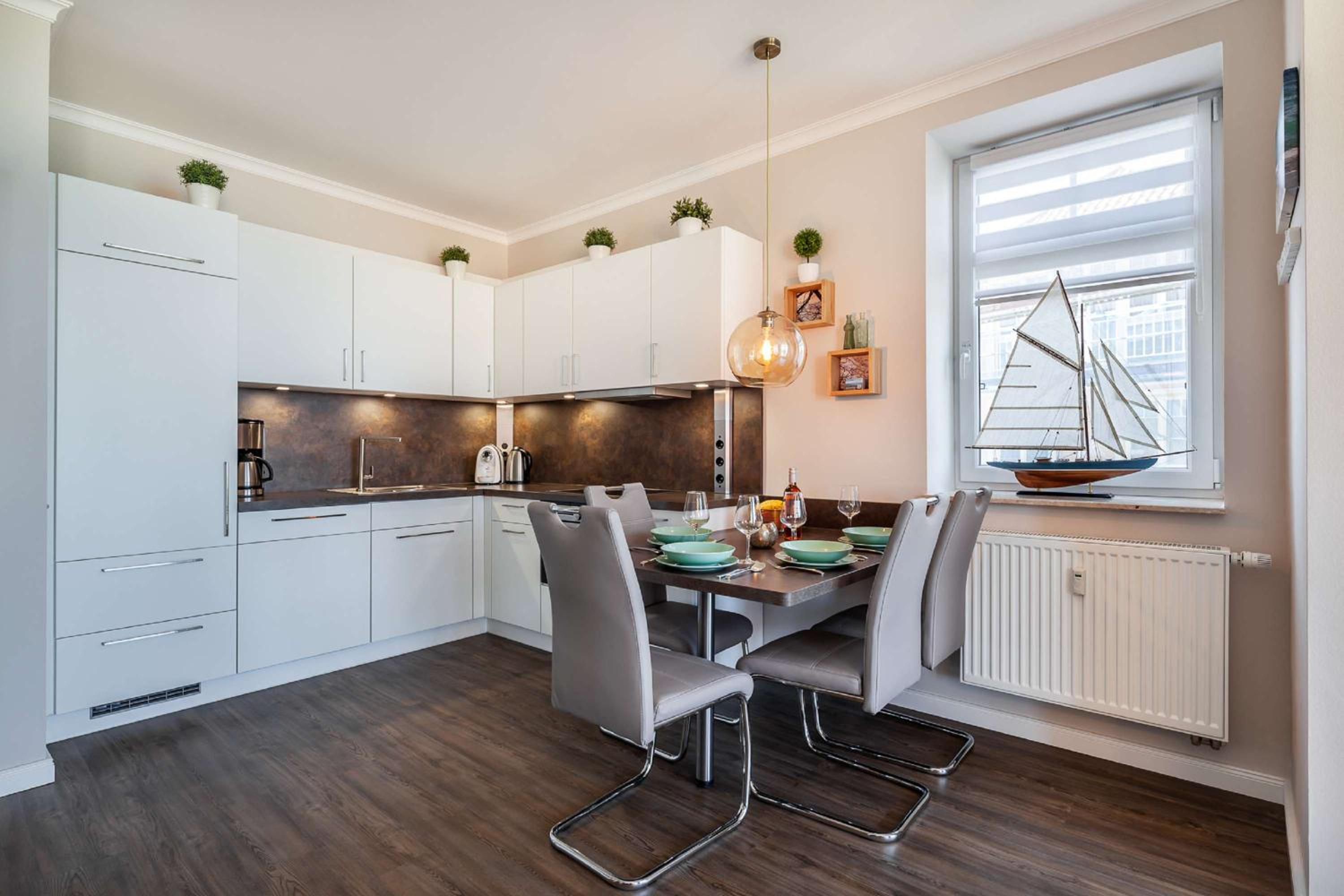 traumhafter Meerblick vom Balkon, gratis Nutzung vom AHOI Erlebnisbad und Sauna in Sellin - Villa Bergfrieden
