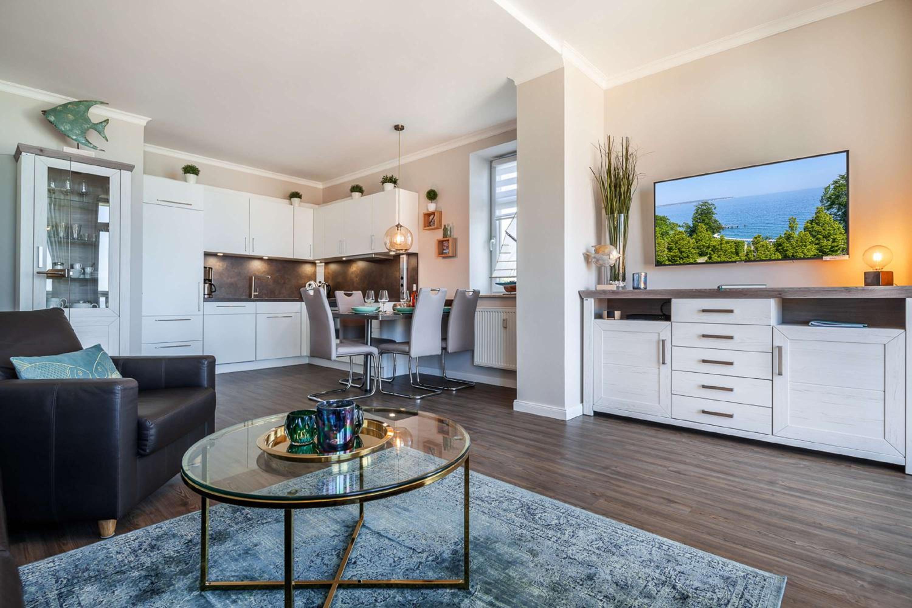 traumhafter Meerblick vom Balkon, gratis Nutzung vom AHOI Erlebnisbad und Sauna in Sellin - Villa Bergfrieden