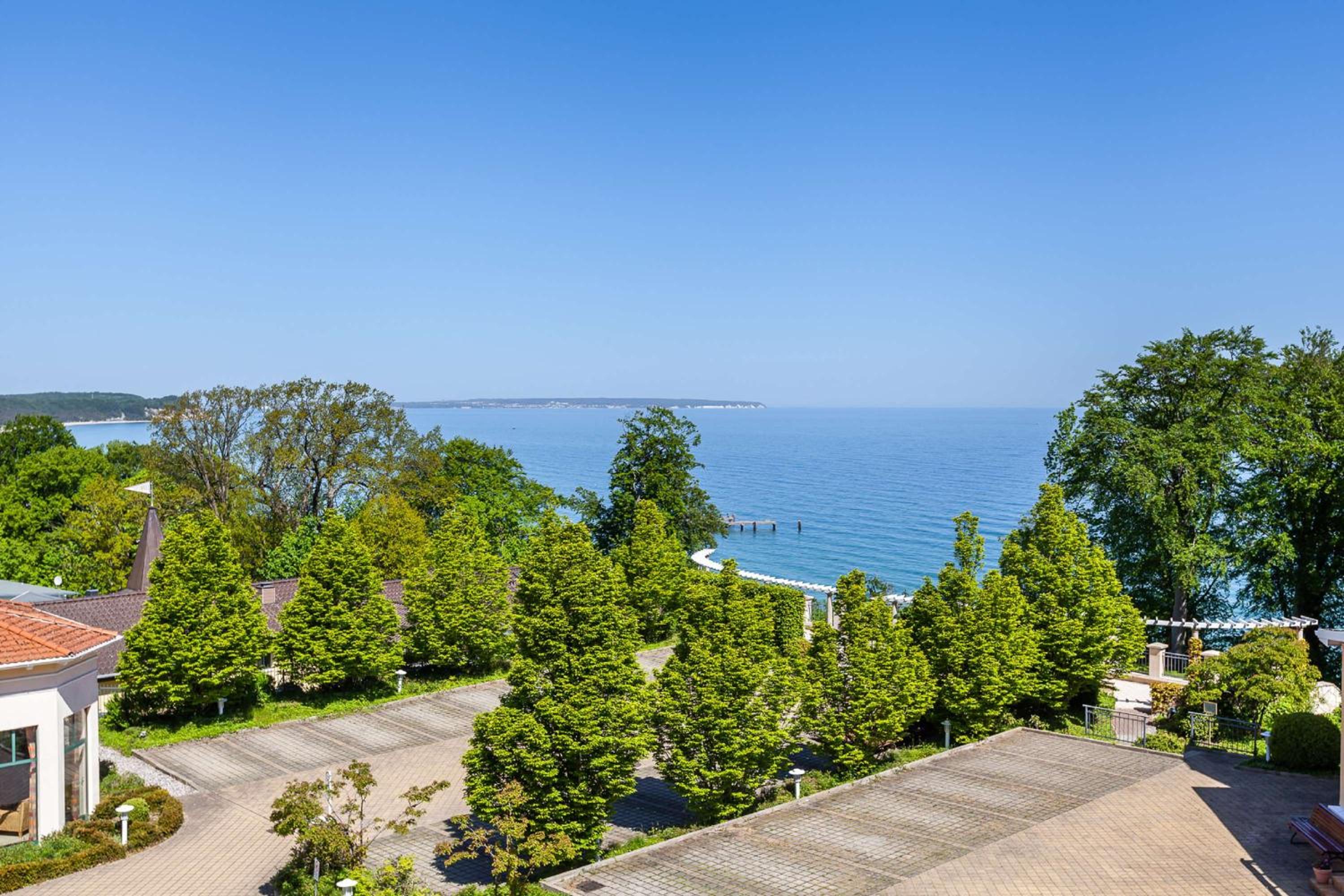 traumhafter Meerblick vom Balkon, gratis Nutzung vom AHOI Erlebnisbad und Sauna in Sellin - Villa Bergfrieden
