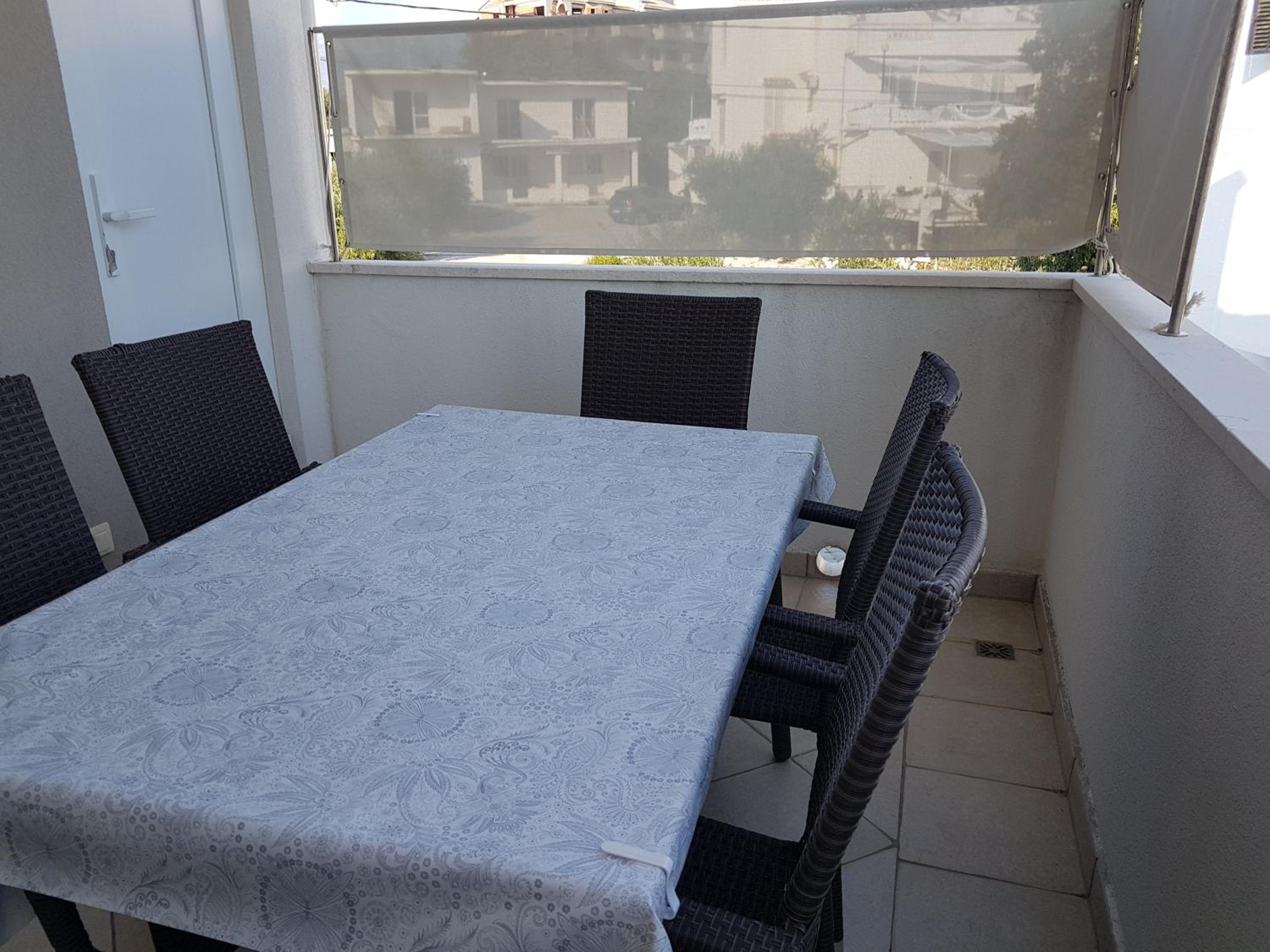 Novalja - TRIANGLE APARTMENT en Novalja — balance & terrace