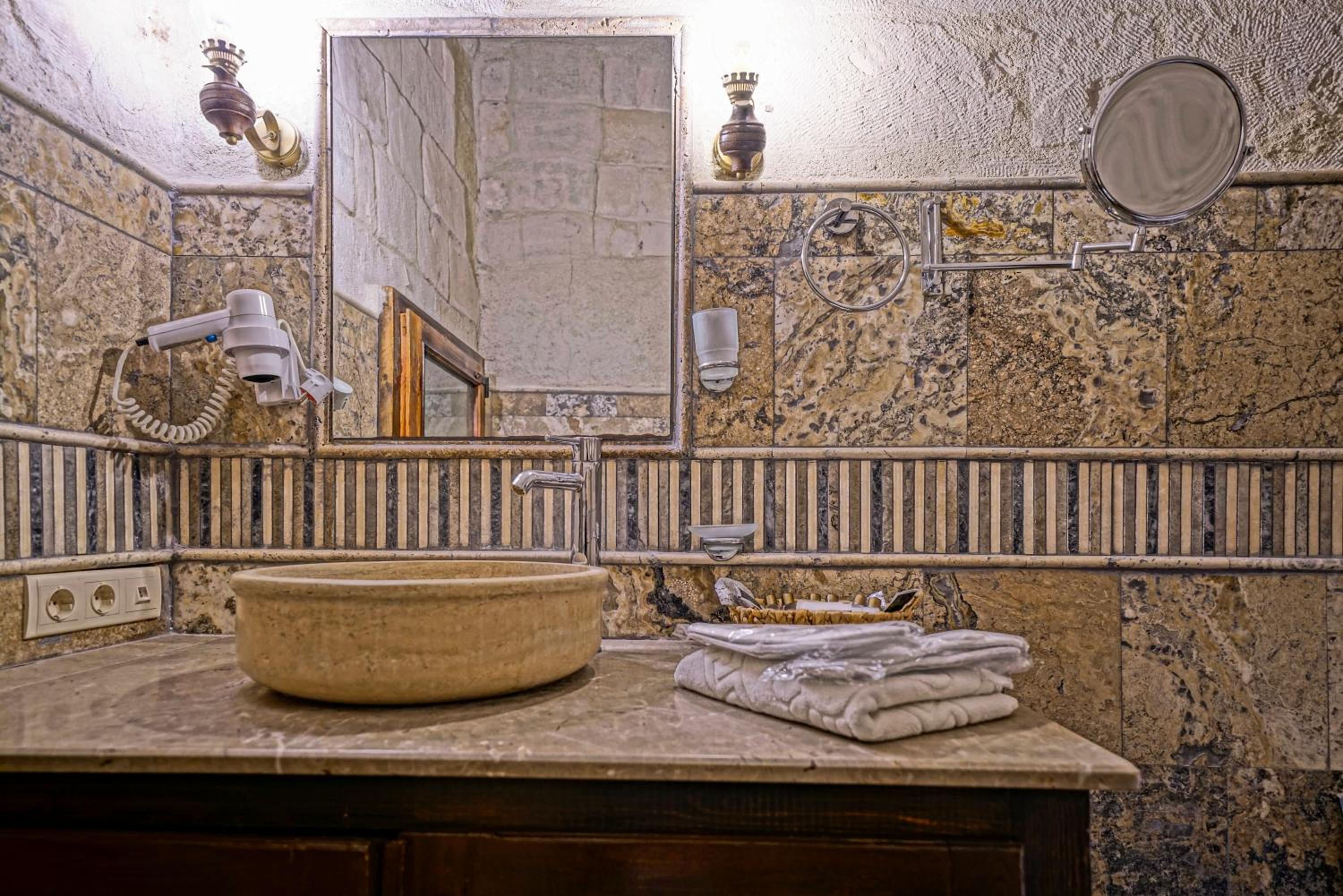 Maccan Cave Hotel - Image 67