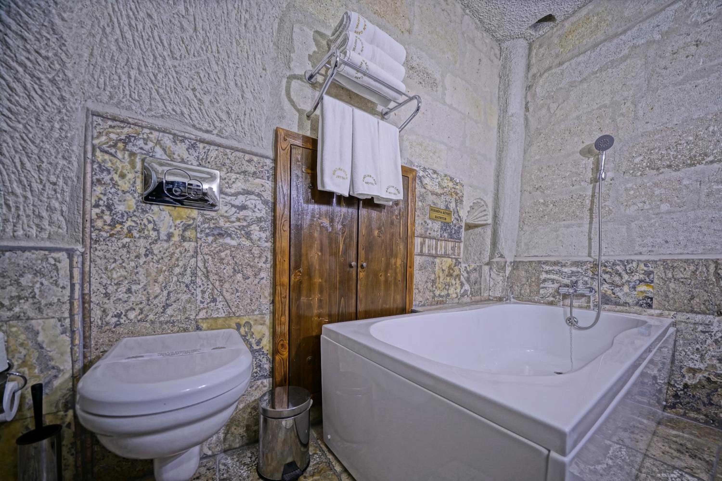 Maccan Cave Hotel - Image 79