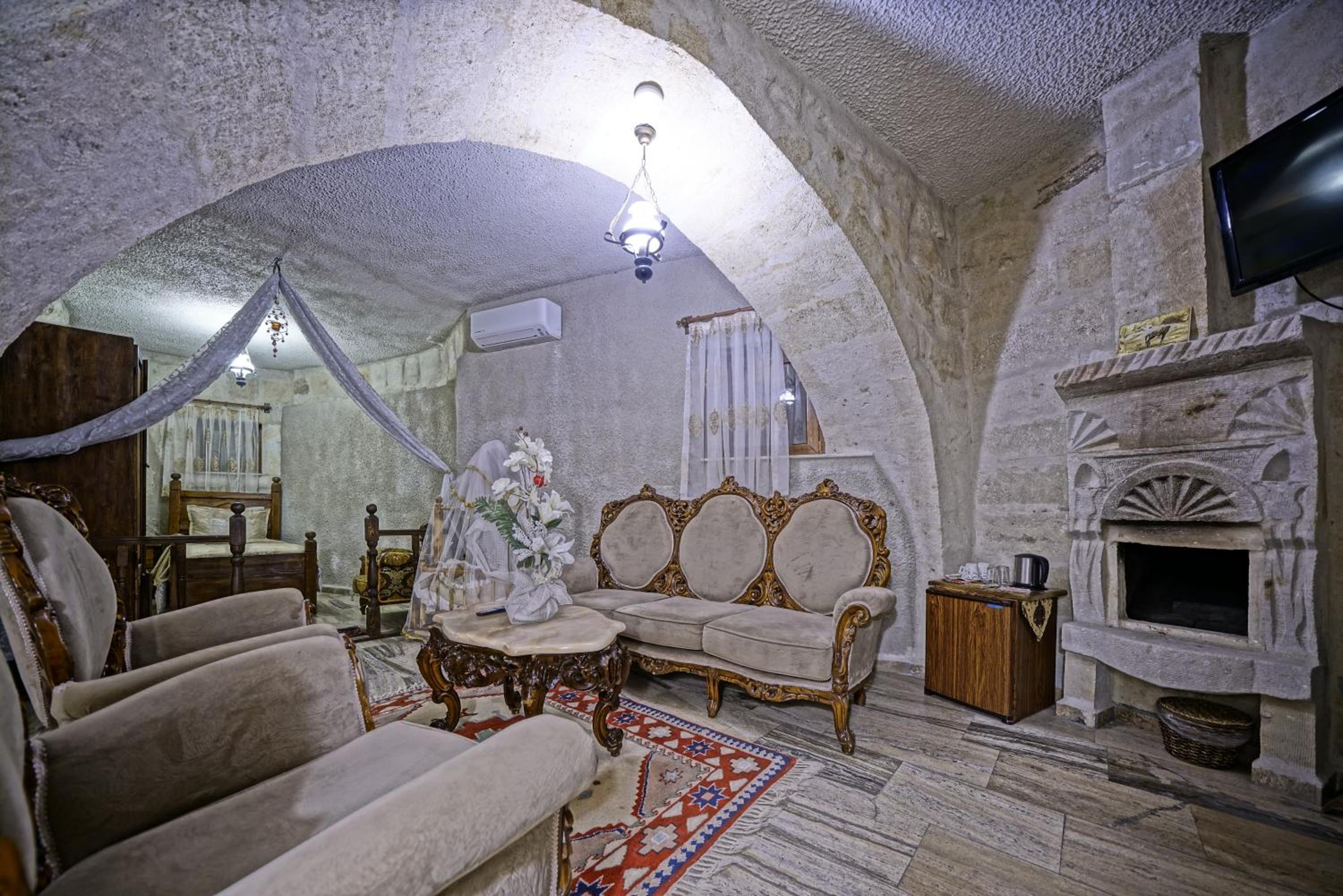 Maccan Cave Hotel - Image 35